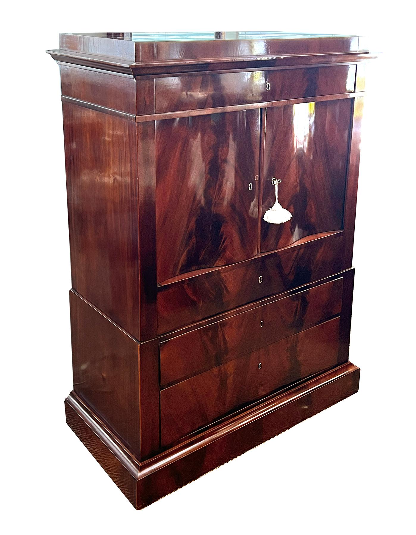 Danish Empire Tall Chest of Drawers in Book-Matched Flame Mahogany Veneer For Sale 4