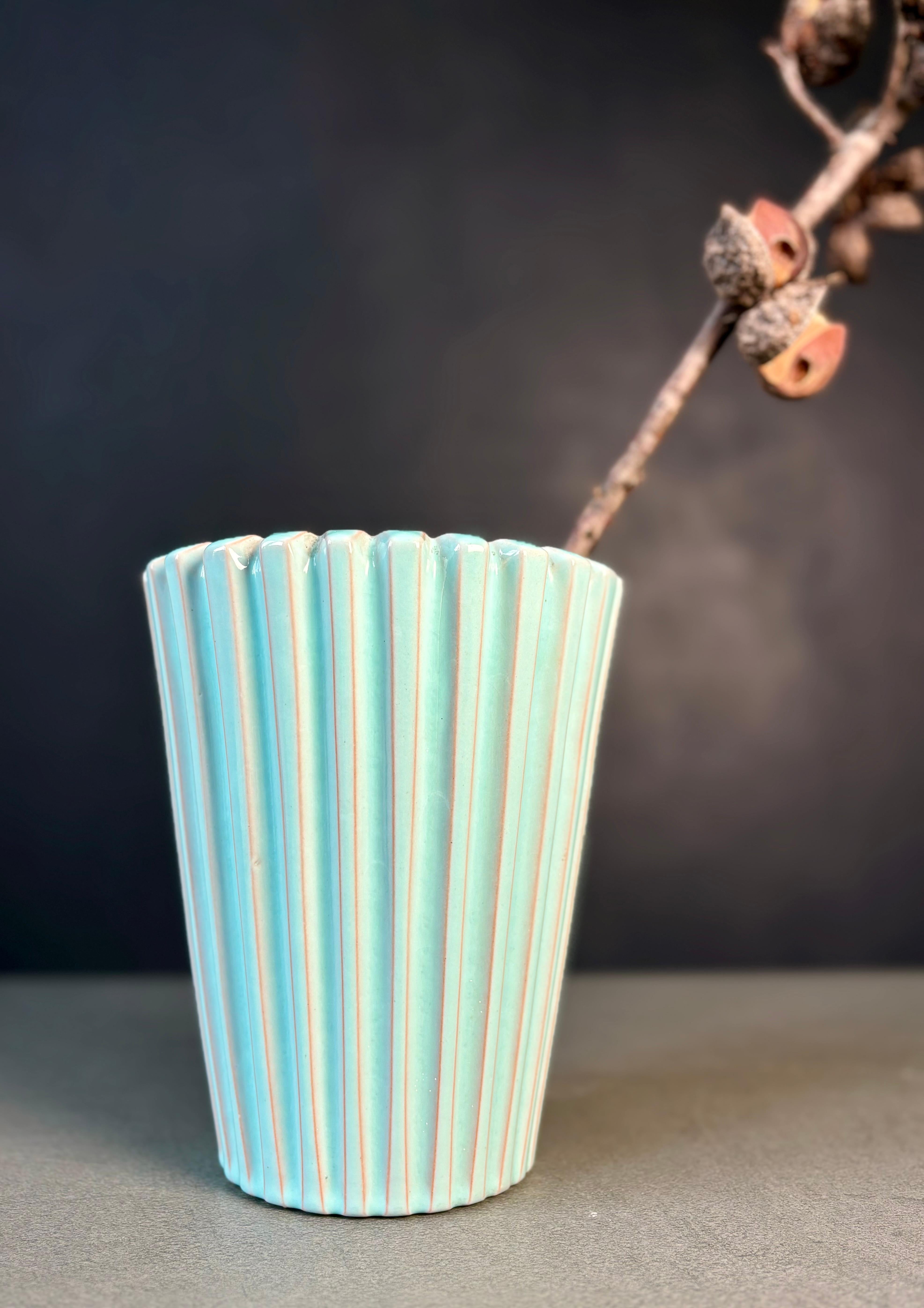 Danese Vaso increspato verde menta danese Eslau, anni '50 in vendita