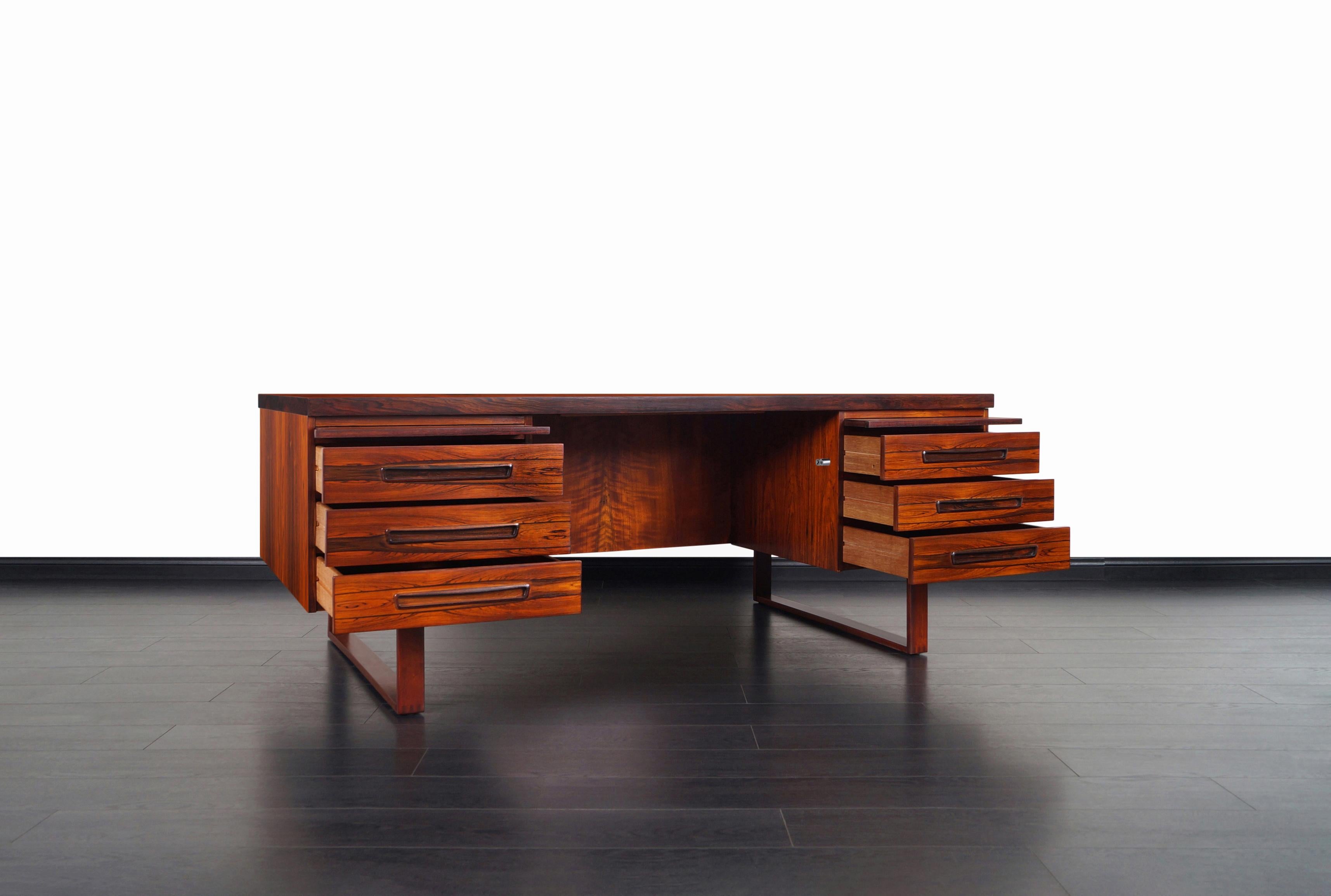 Danish Modern Executive Rosewood Desk by Henning Jensen and Torbin Valeur In Excellent Condition In North Hollywood, CA
