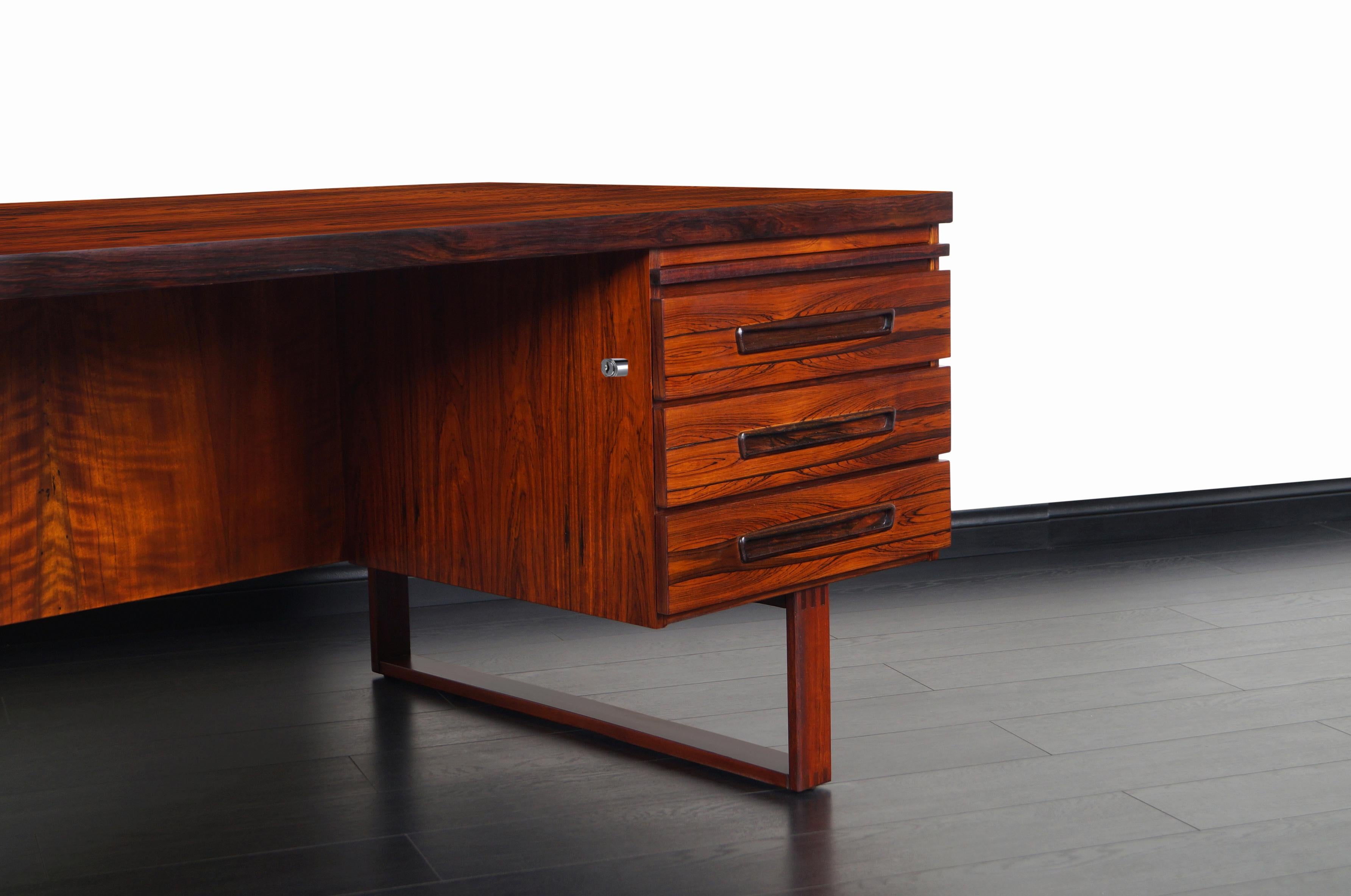 Danish Modern Executive Rosewood Desk by Henning Jensen and Torbin Valeur 1
