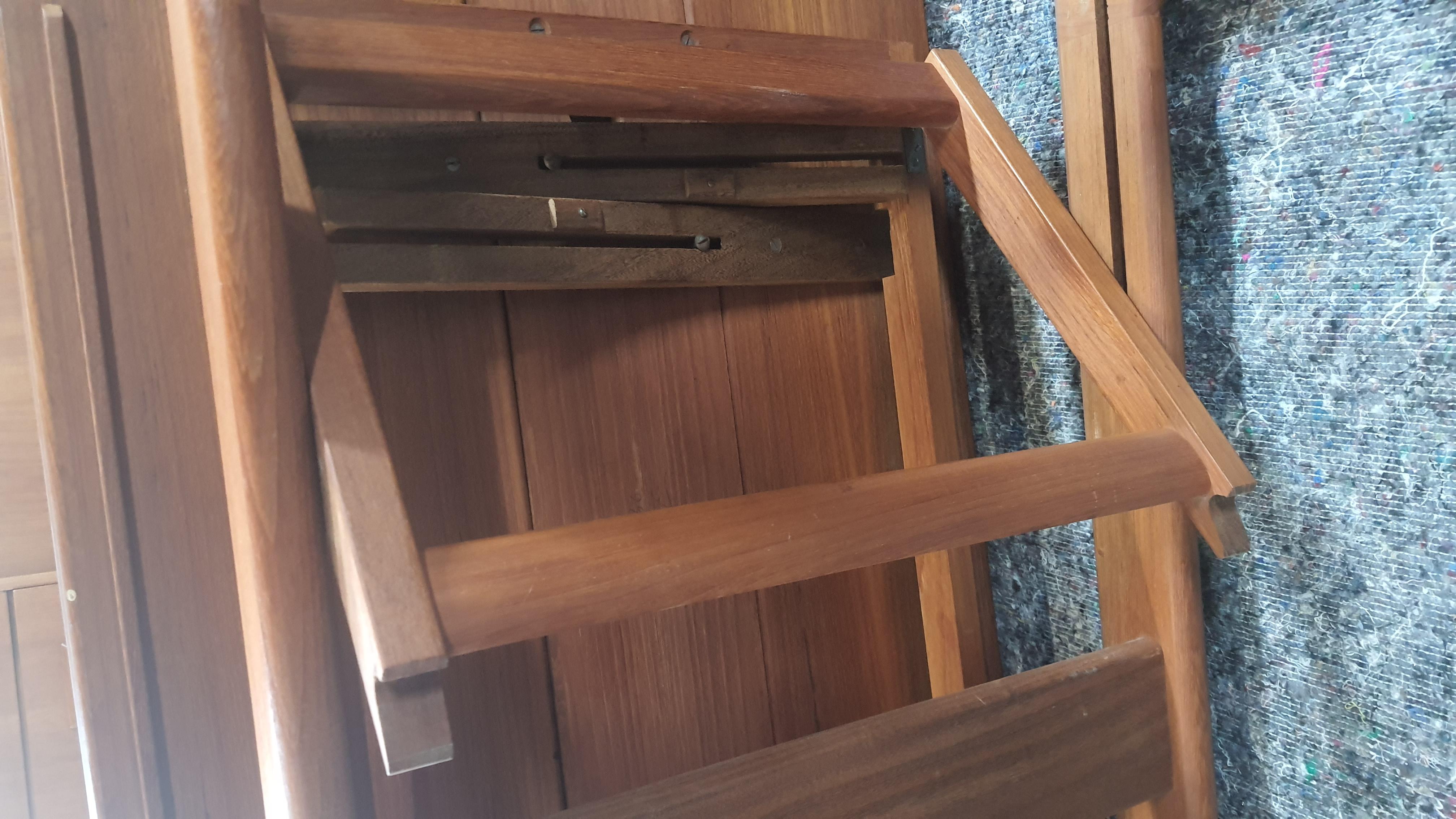 Dänischer ausziehbarer und verwandelbarer Tisch, hoch und niedrig, Teakholz, Kai Kristiansen. im Angebot 11