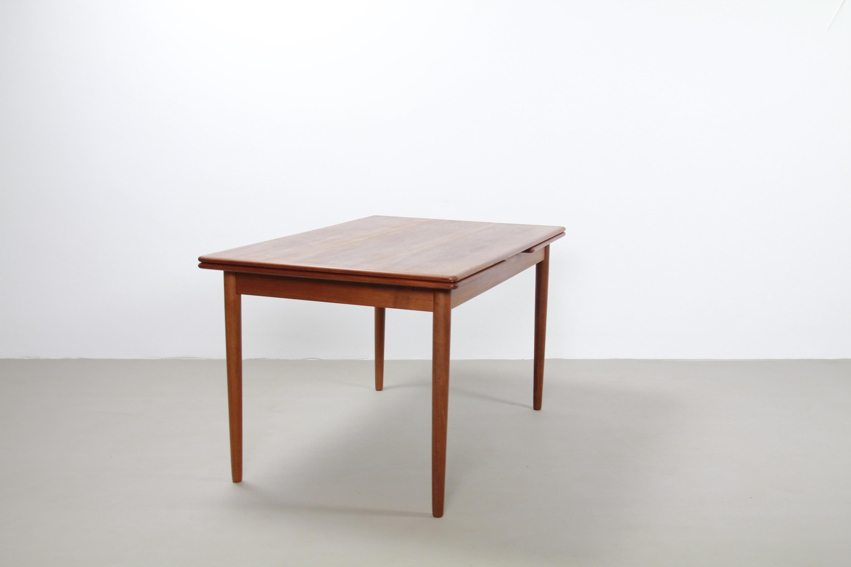 20th Century Danish Extendable Design Dining Table in Teak with 2 Extensions by Møller, 1960s
