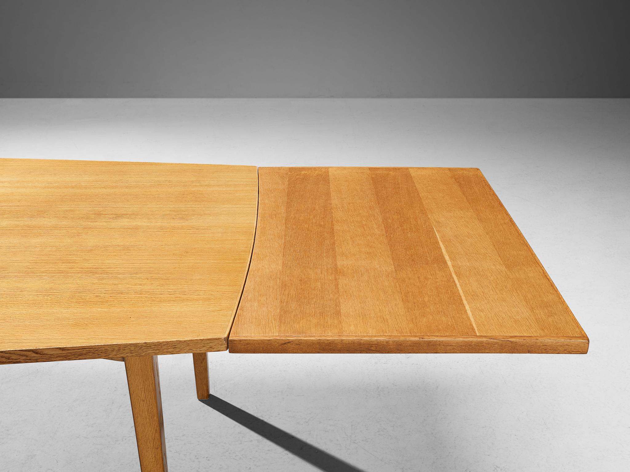 Scandinavian Modern Danish Extendable Dining Table in Oak  For Sale