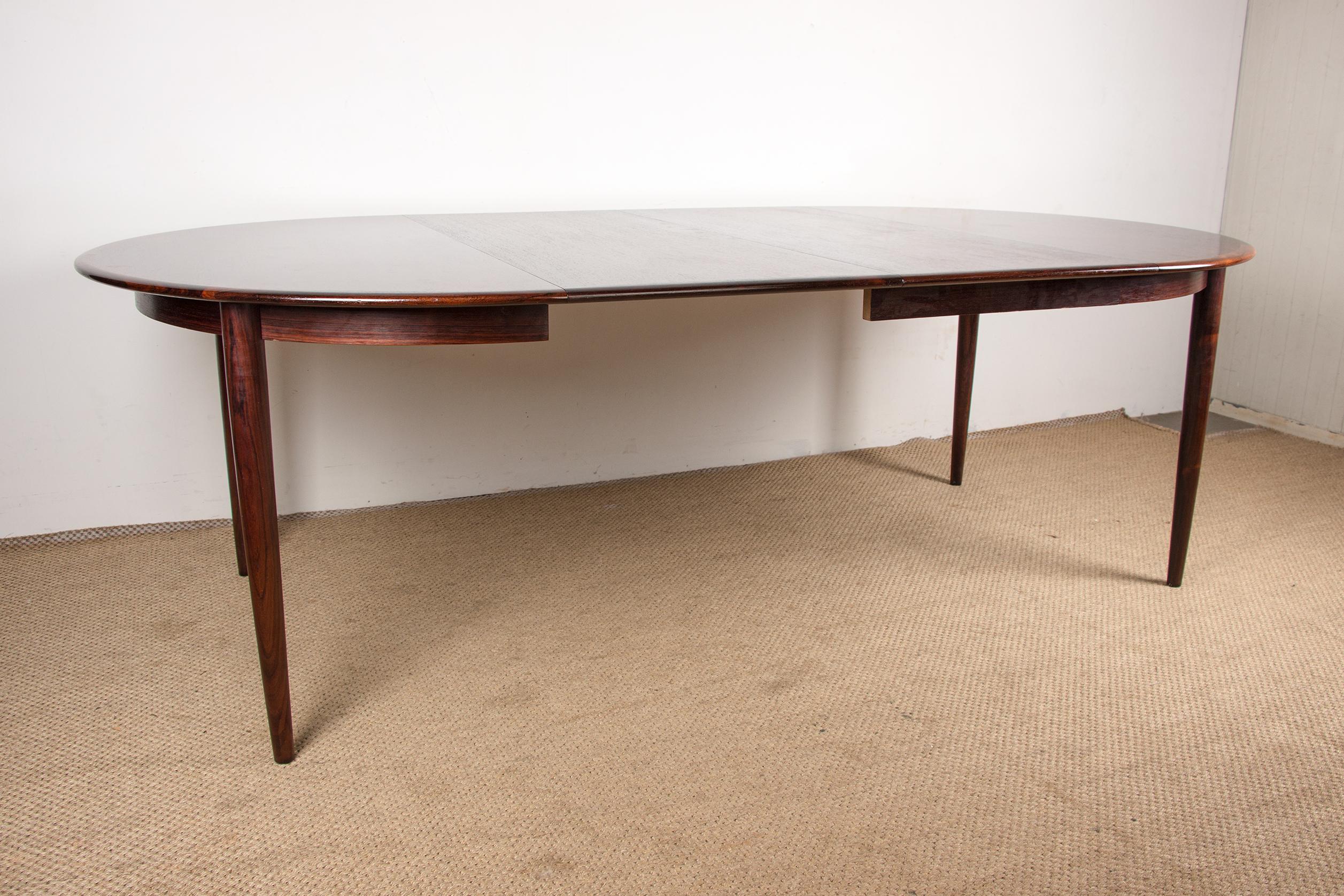 Danish Extendable Dining Table in Rio Rosewood Model 55, Arne Vodder for Sibast For Sale 9