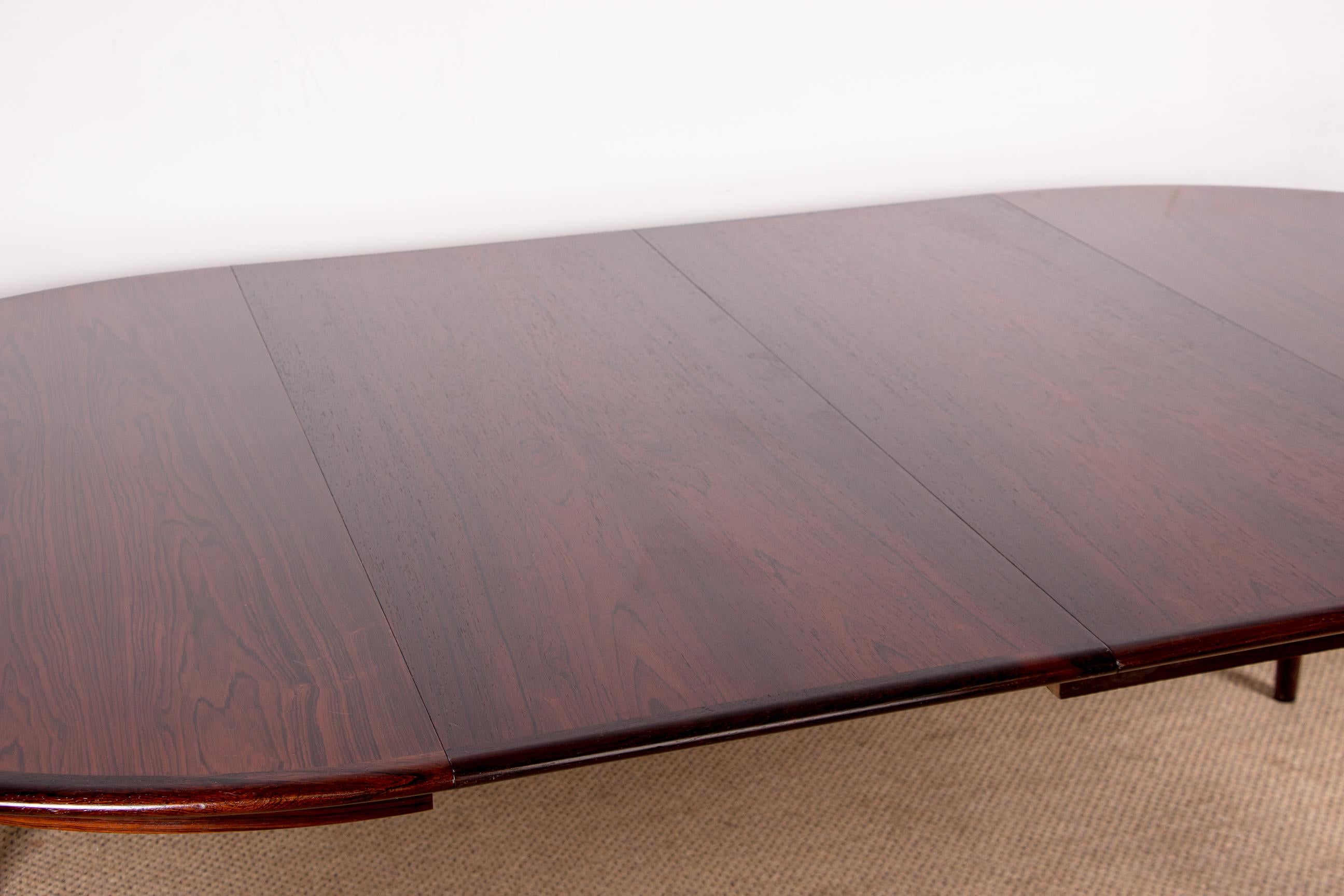 Danish Extendable Dining Table in Rio Rosewood Model 55, Arne Vodder for Sibast For Sale 10