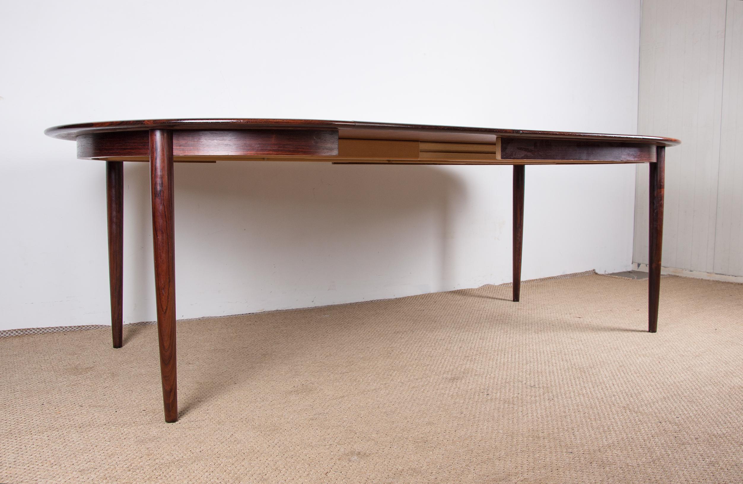 Danish Extendable Dining Table in Rio Rosewood Model 55, Arne Vodder for Sibast For Sale 11