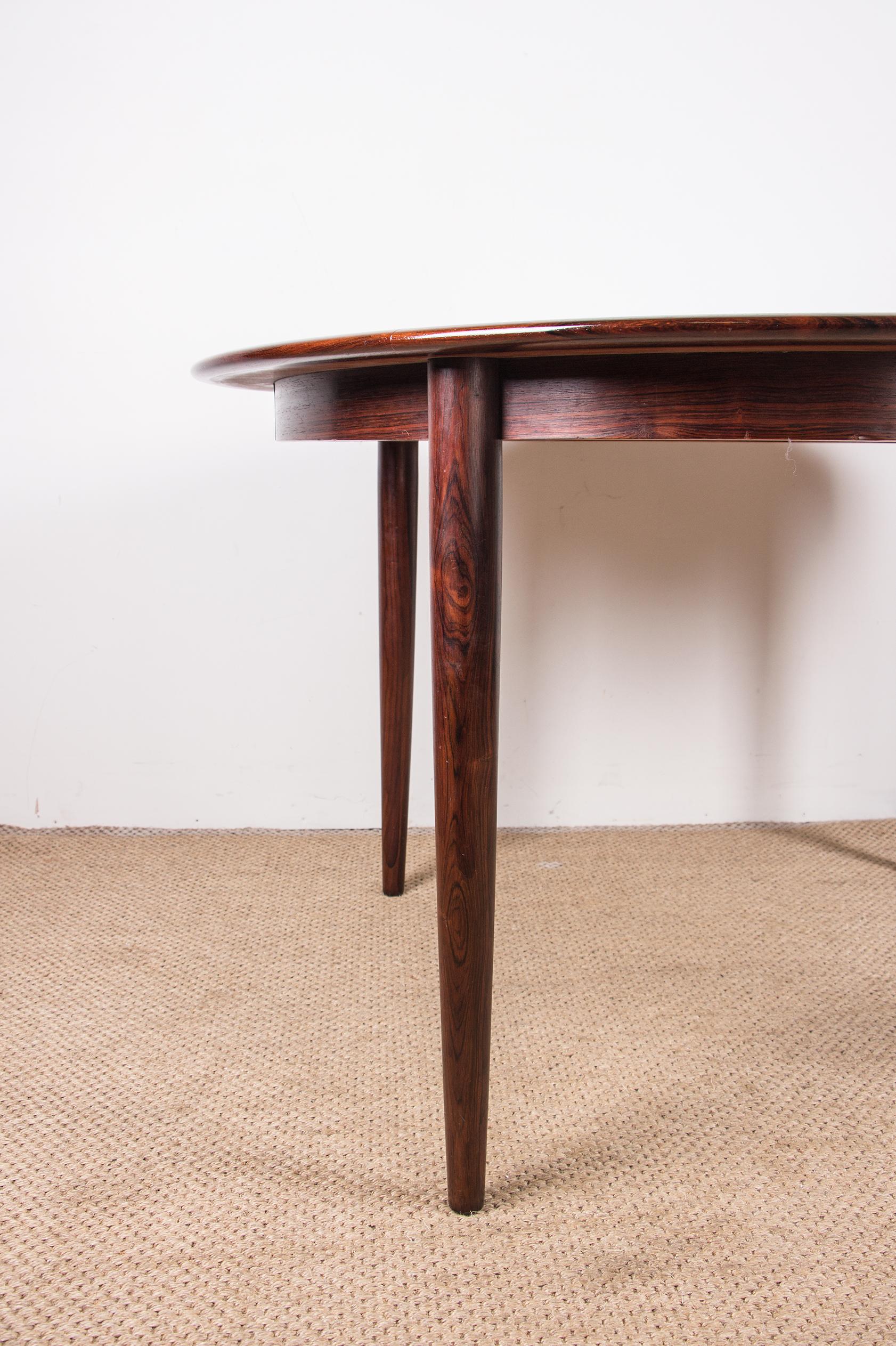 Danish Extendable Dining Table in Rio Rosewood Model 55, Arne Vodder for Sibast For Sale 1