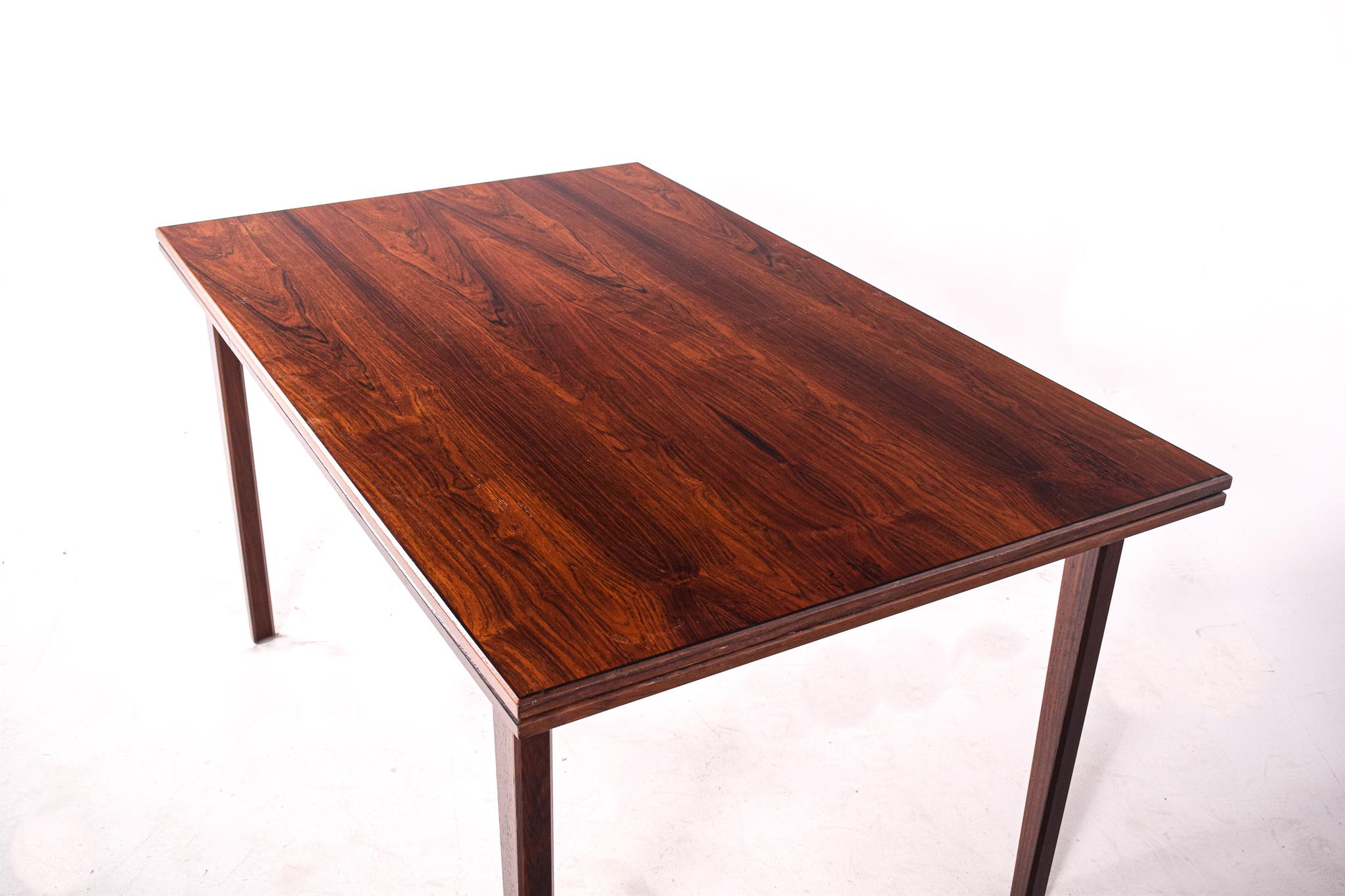 Mid-Century Modern Danish Extendable Dining Table in Rosewood