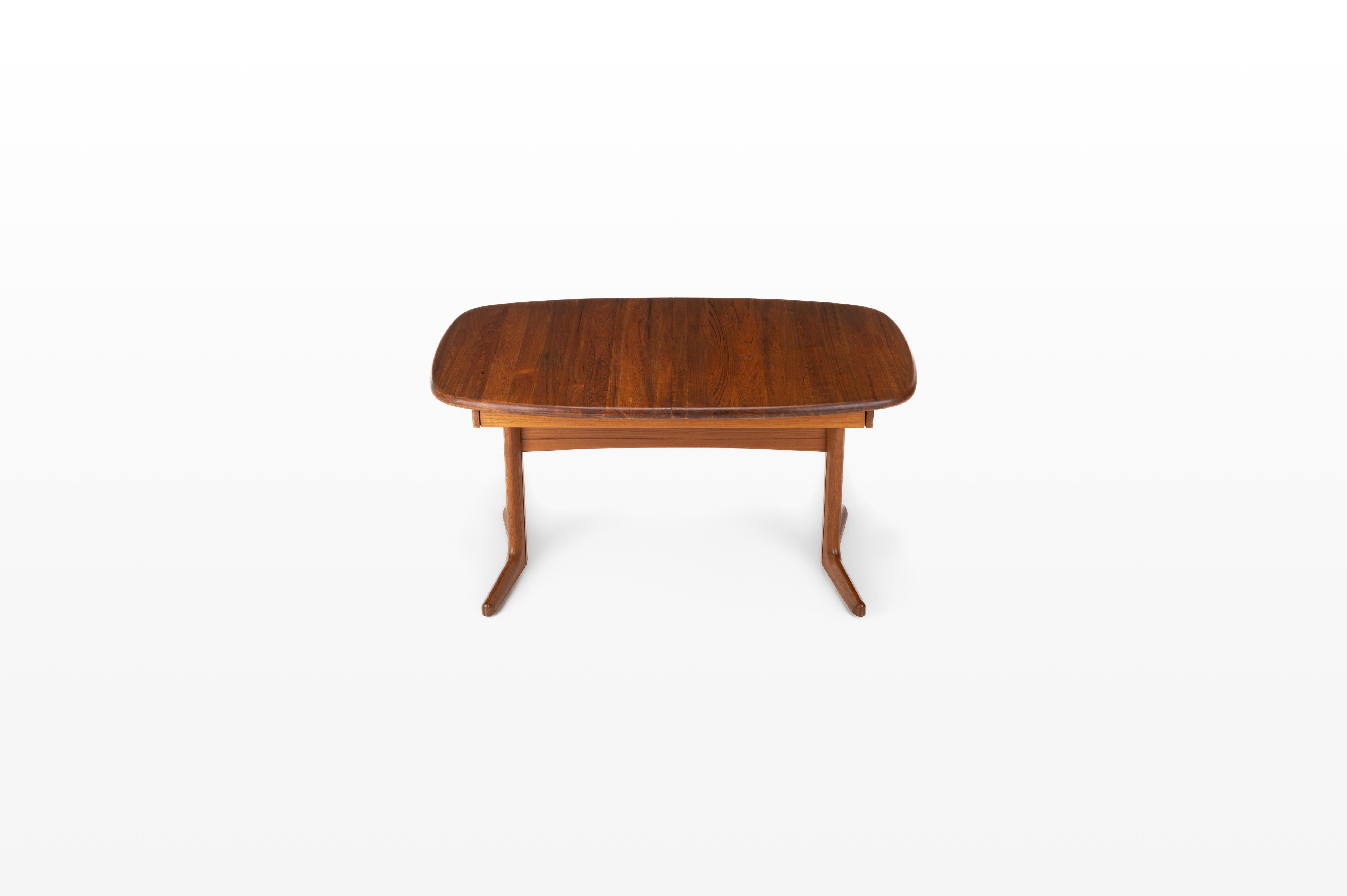 Scandinavian Modern Danish Extendable Dining Table in Solid Teak, 1960s