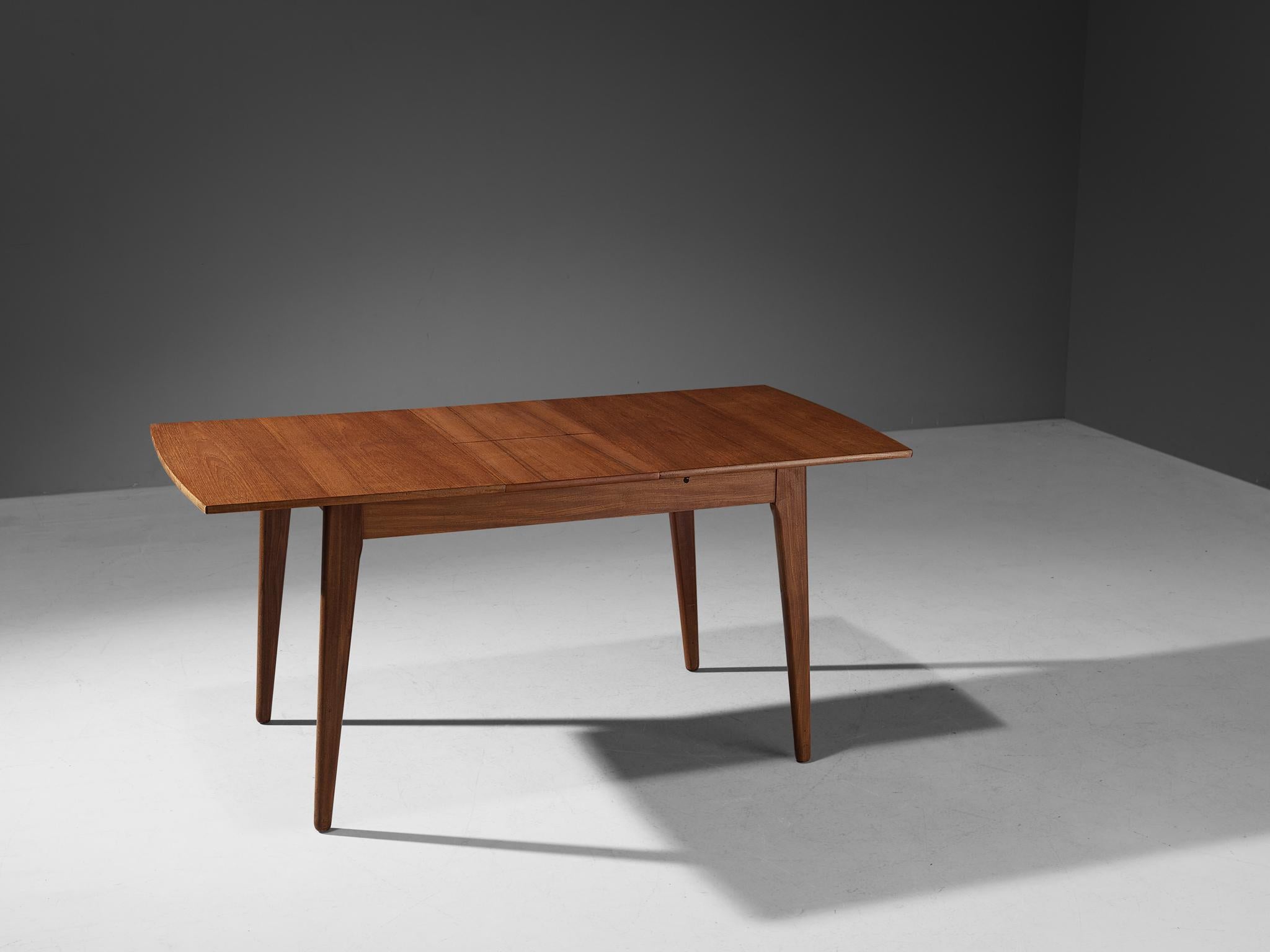 Mid-20th Century Danish Extendable Dining Table in Teak 