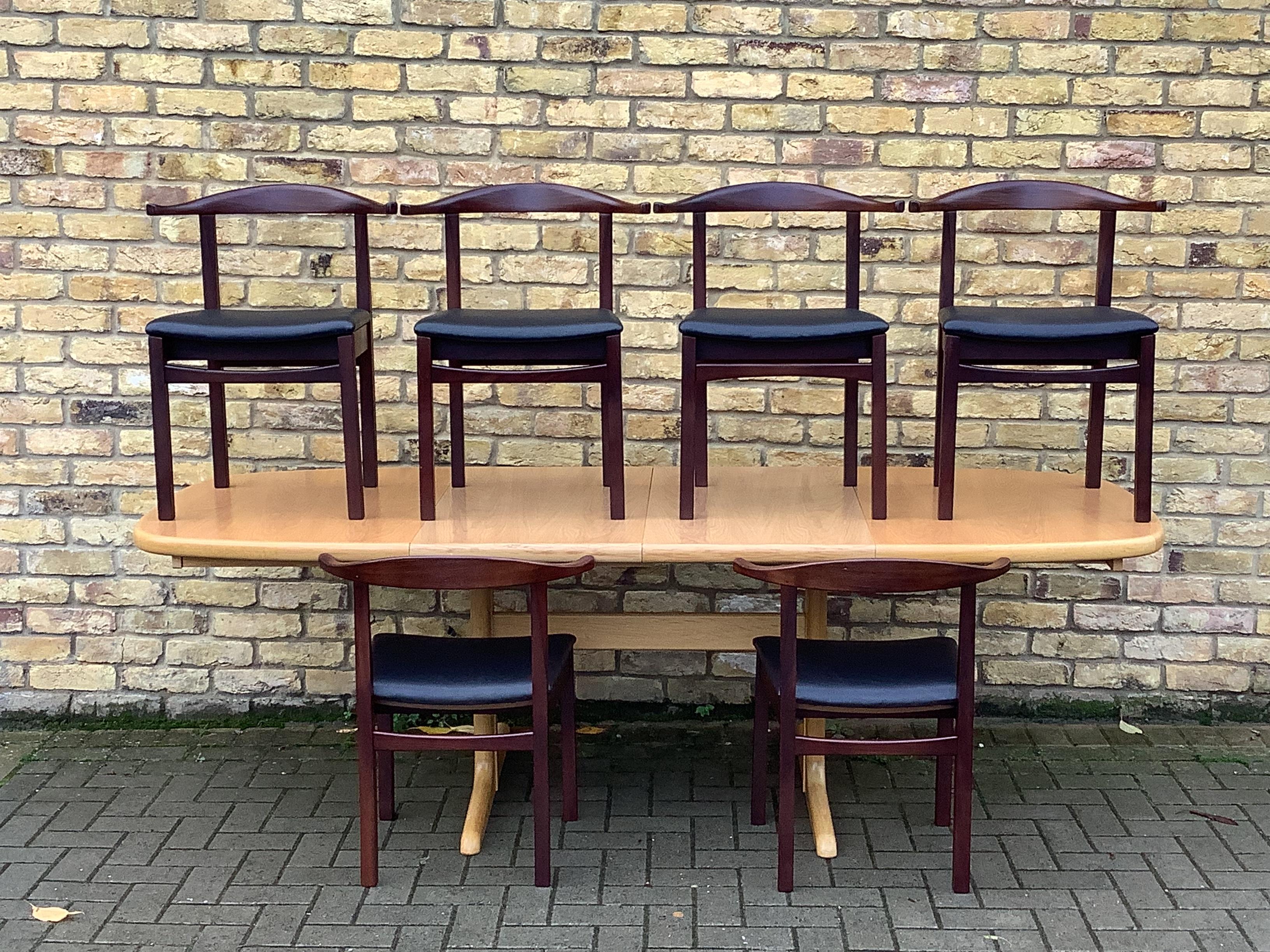 Danish extendable  dinning table  In Good Condition For Sale In London, Lambeth