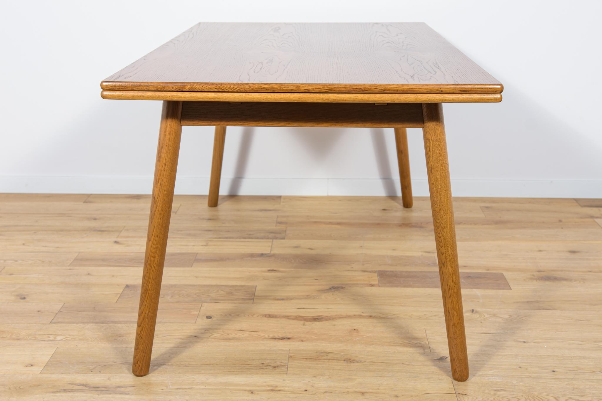 Mid-20th Century Danish Extendable Oak Dining Table, 1960s For Sale
