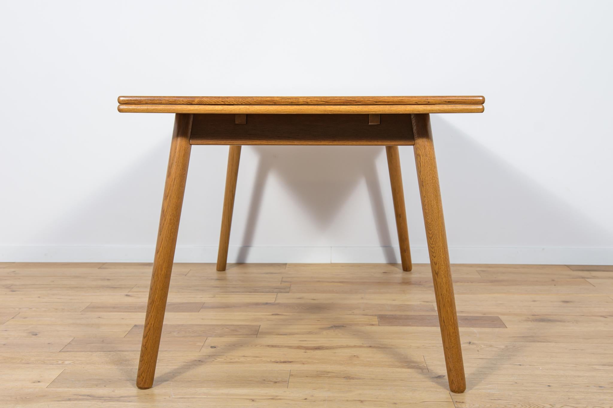 Danish Extendable Oak Dining Table, 1960s For Sale 1