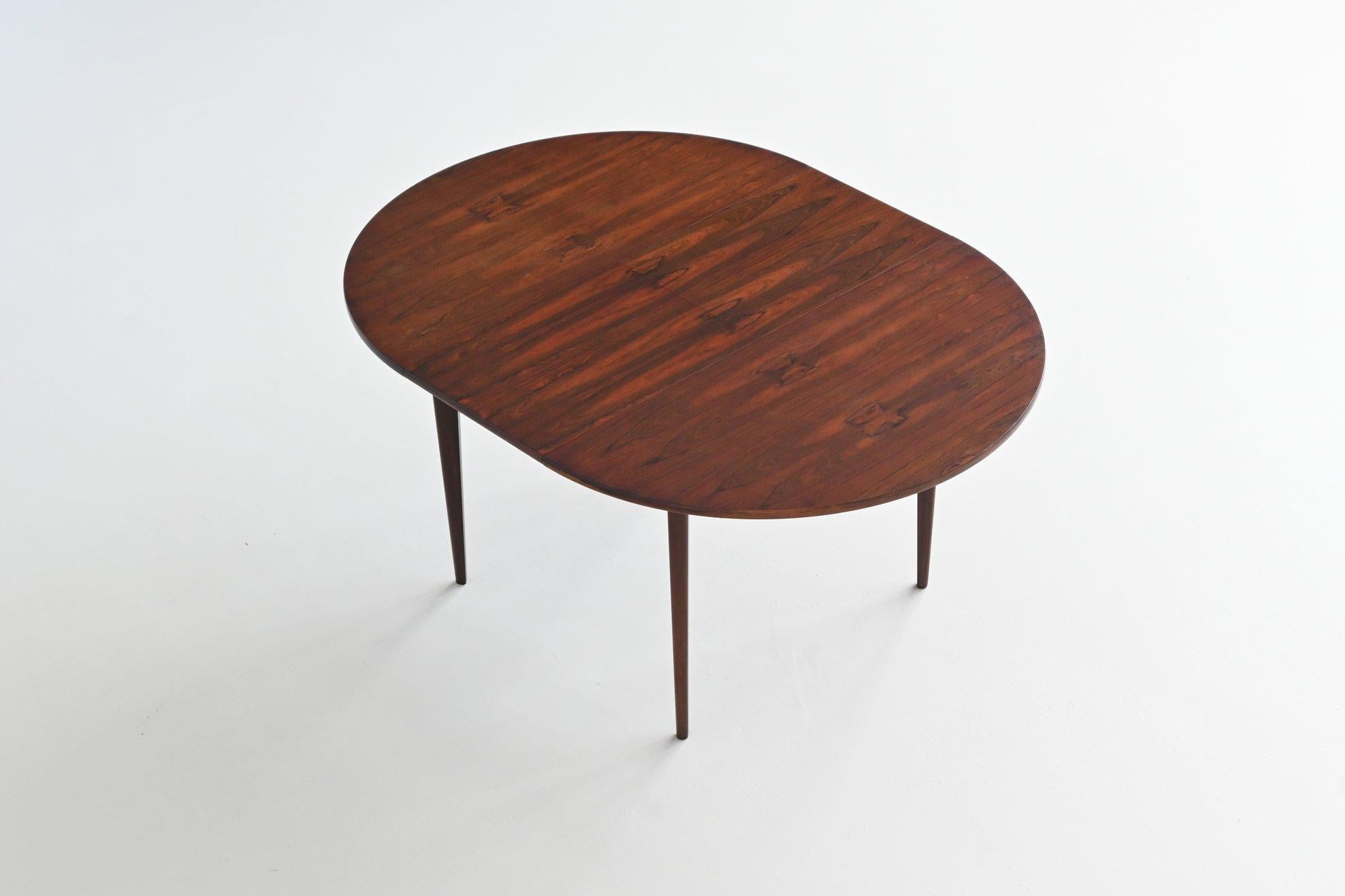 Danish extendable oval shaped dining table in rosewood Denmark 1960 4