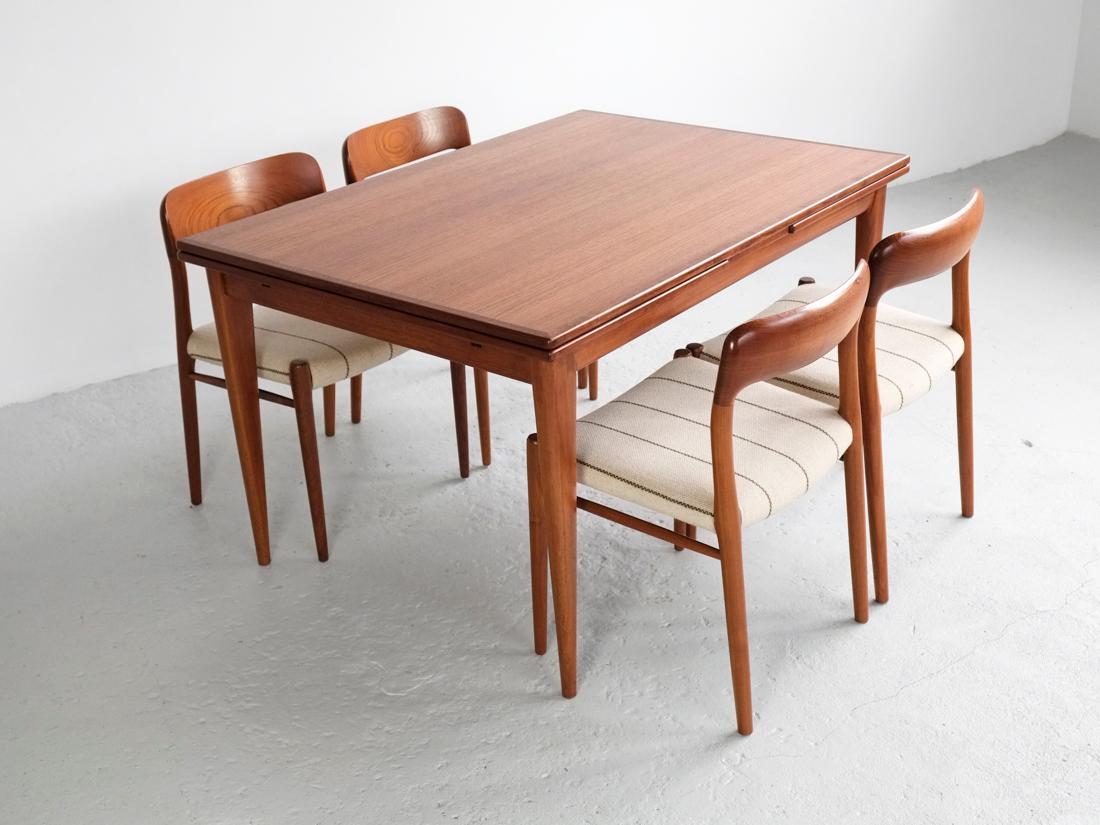 Danish Extendable Table in Teak with 2 Extensions by Møller, 1960s 5