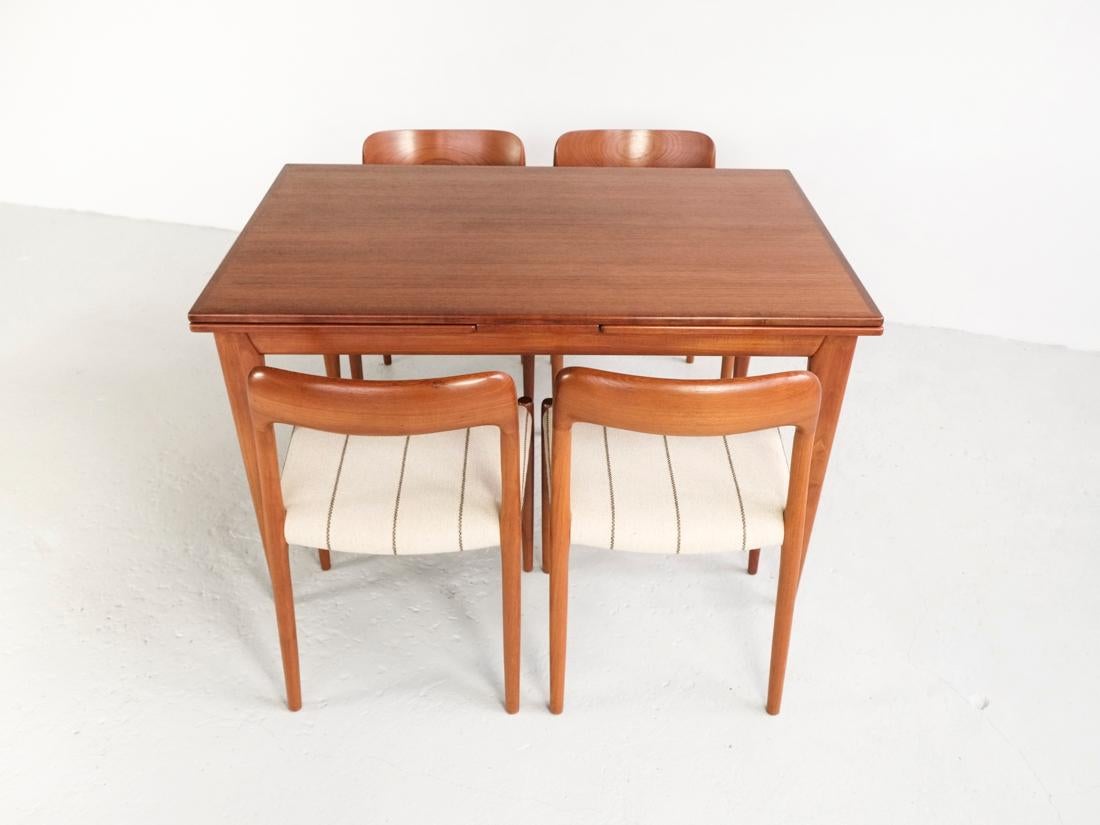 Danish Extendable Table in Teak with 2 Extensions by Møller, 1960s 6