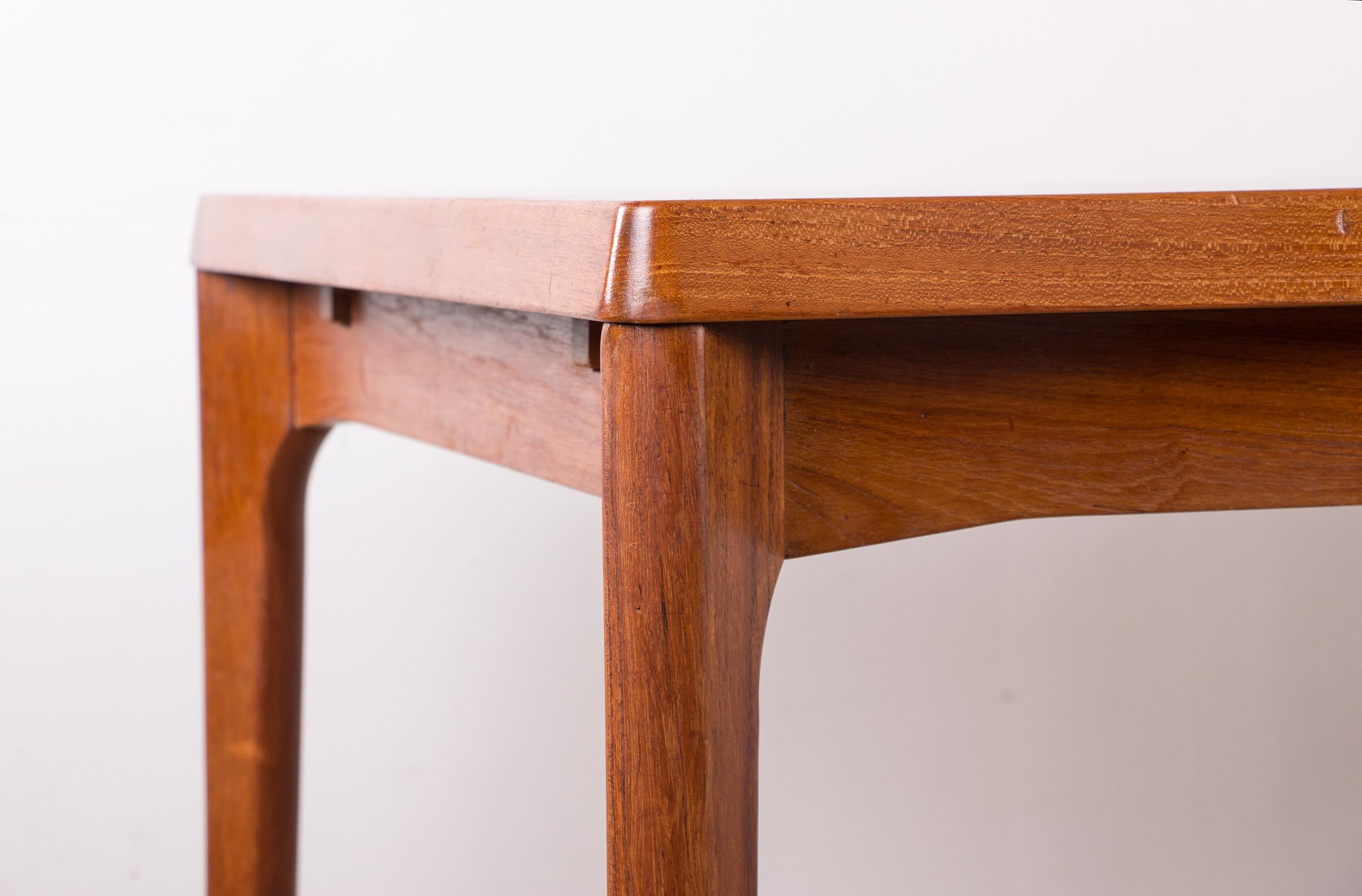 Mesa de comedor danesa extensible de teca, por Henning Kjaernulf para Vejle Stole 1960. en venta 4