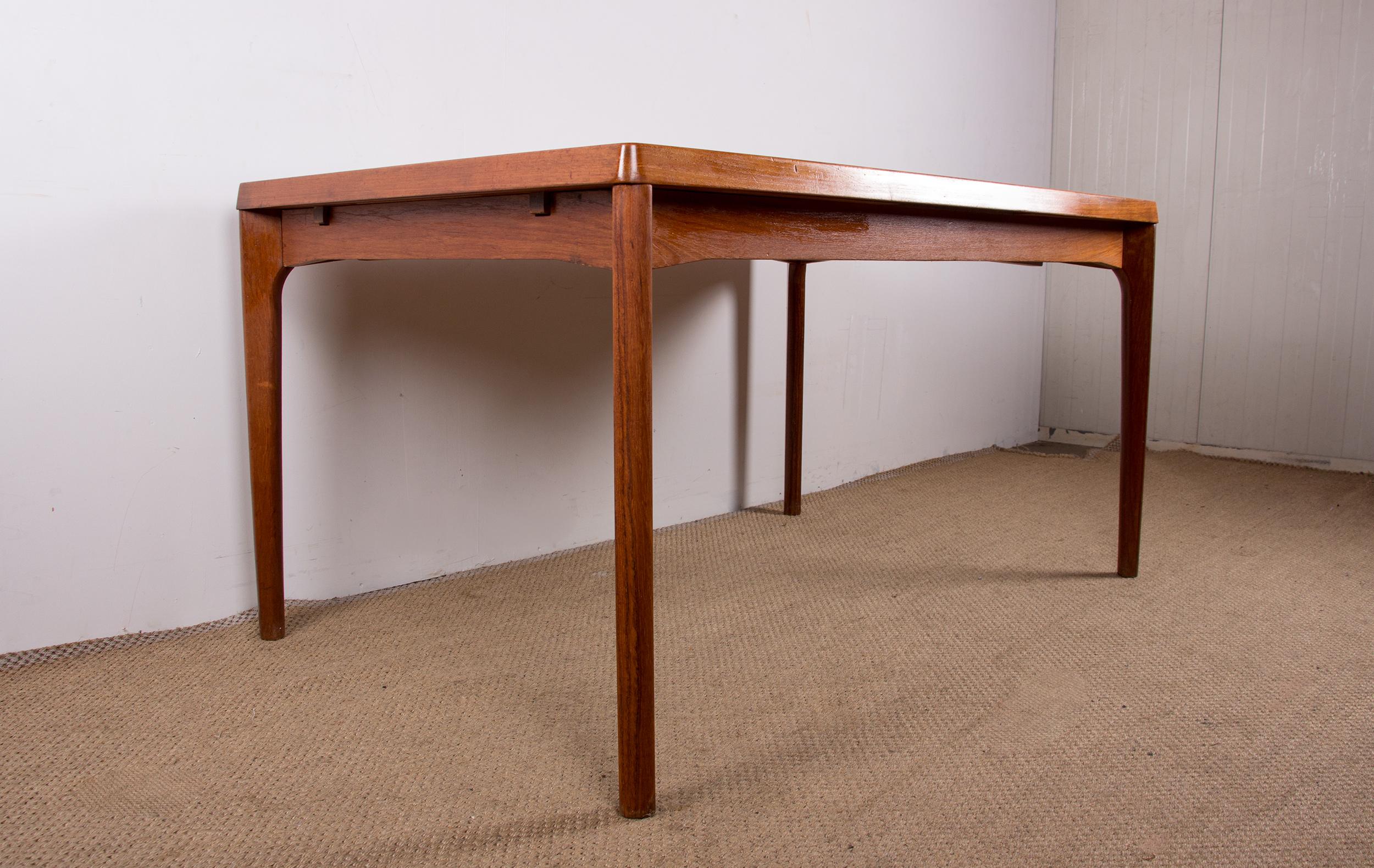 Danish extendable teak dining table by Henning Kjaernulf for Vejle Stole 1960. For Sale 1