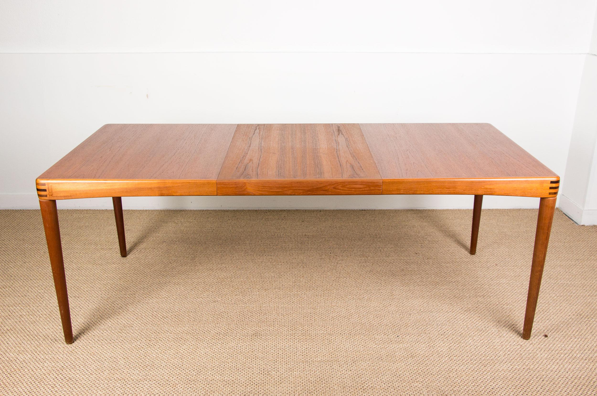 Danish Extendable Teak Dining Table by Henry Walter Klein for Bramin. For Sale 8