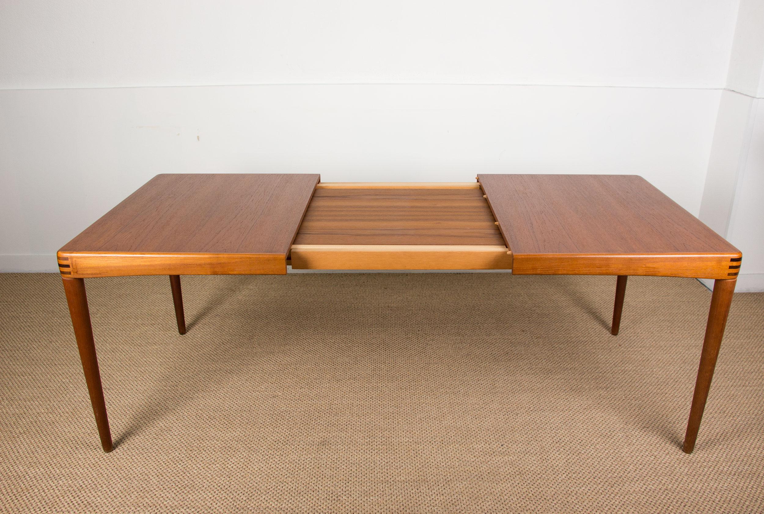 Danish Extendable Teak Dining Table by Henry Walter Klein for Bramin. For Sale 14