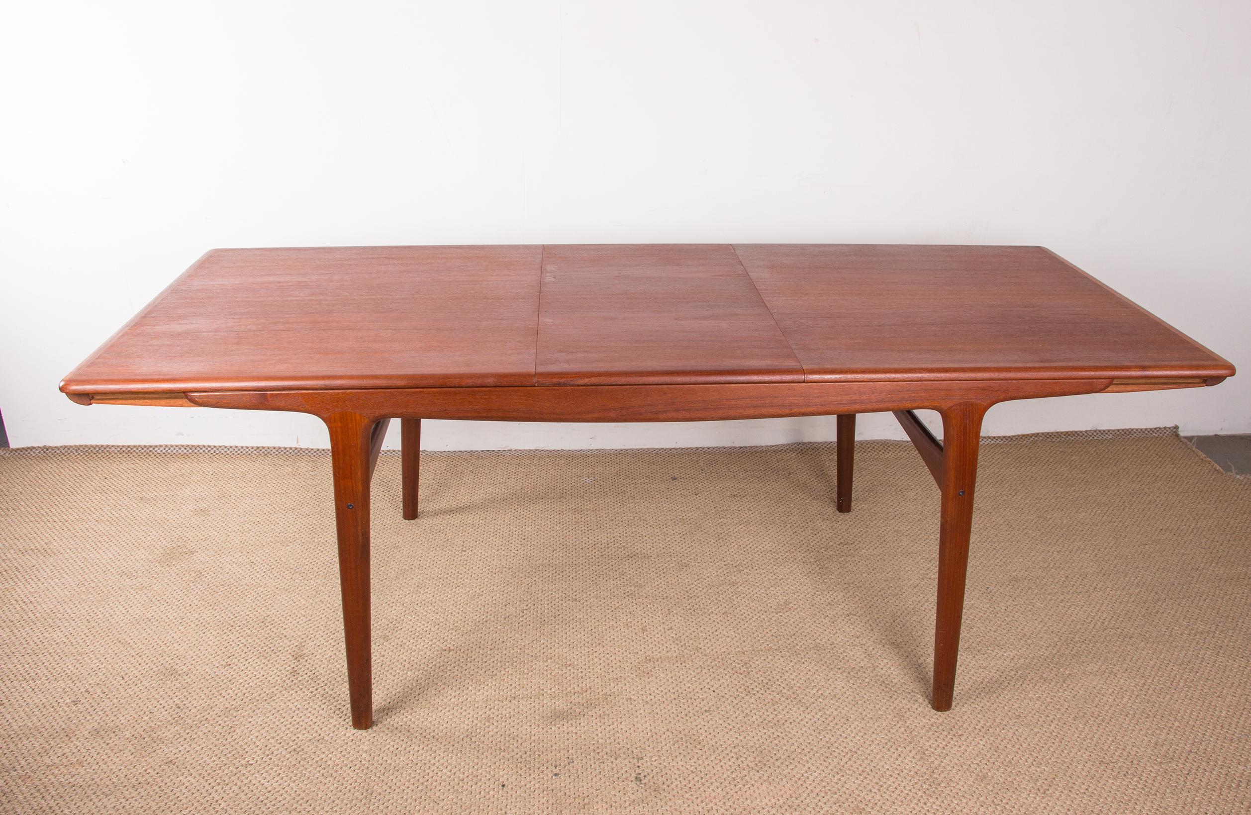 Danish Extendable Teak Dining Table model 217 by Arne Hovmand Olsen for Mogens K 14