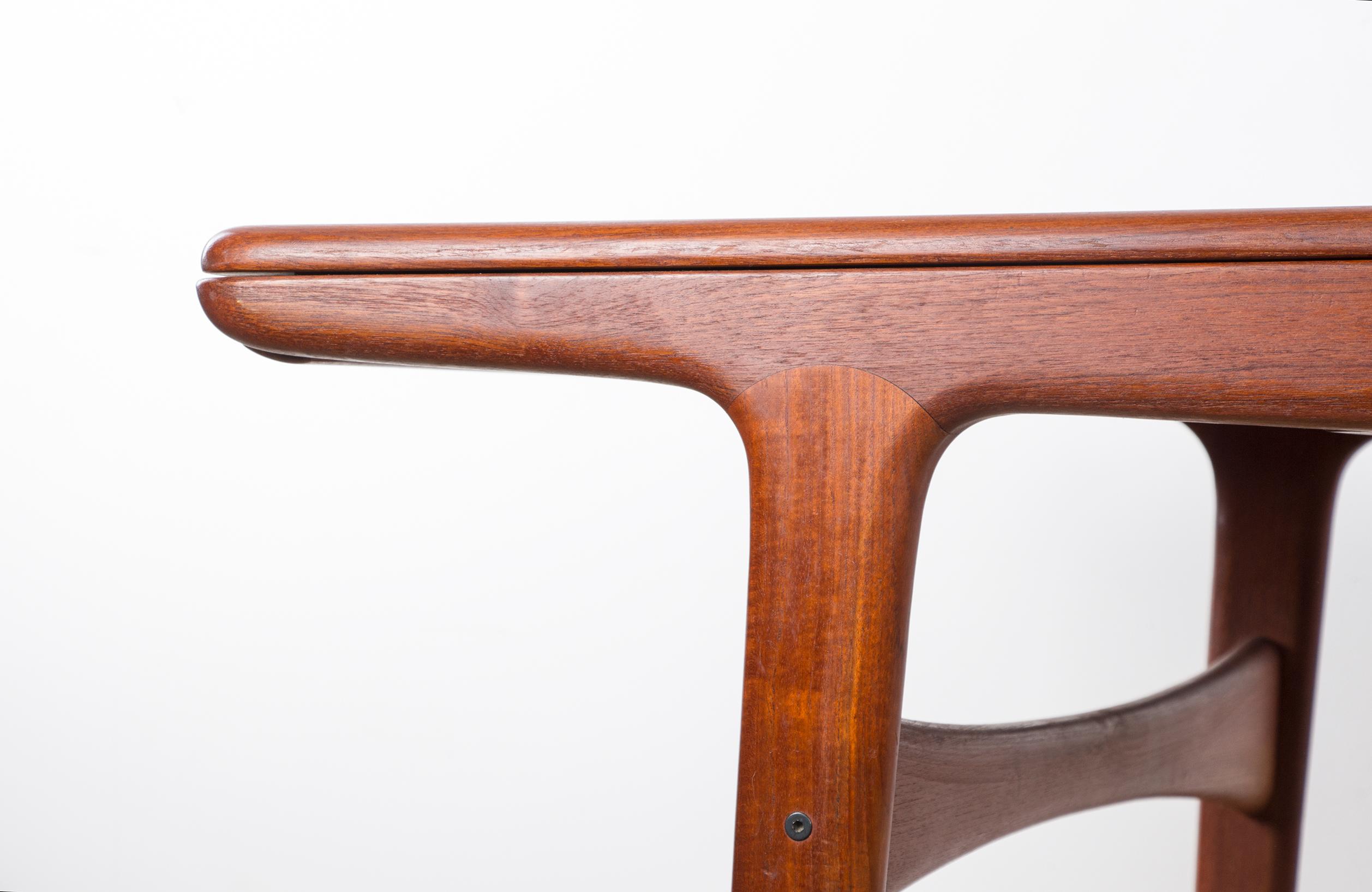 Mid-20th Century Danish Extendable Teak Dining Table model 217 by Arne Hovmand Olsen for Mogens K