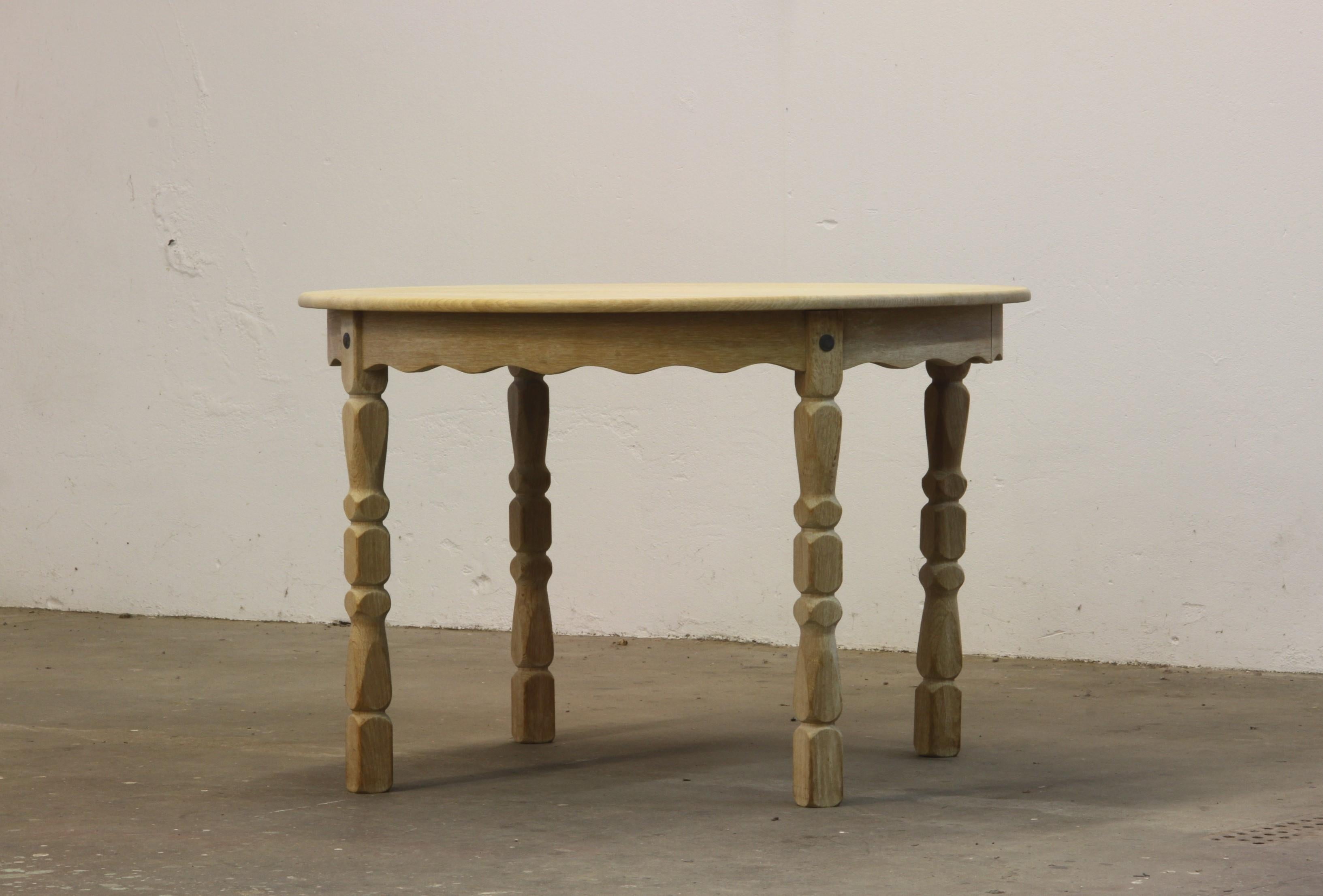 Danish Extending Dining Table in Light Raw Oak by Henning Kjærnulf 7