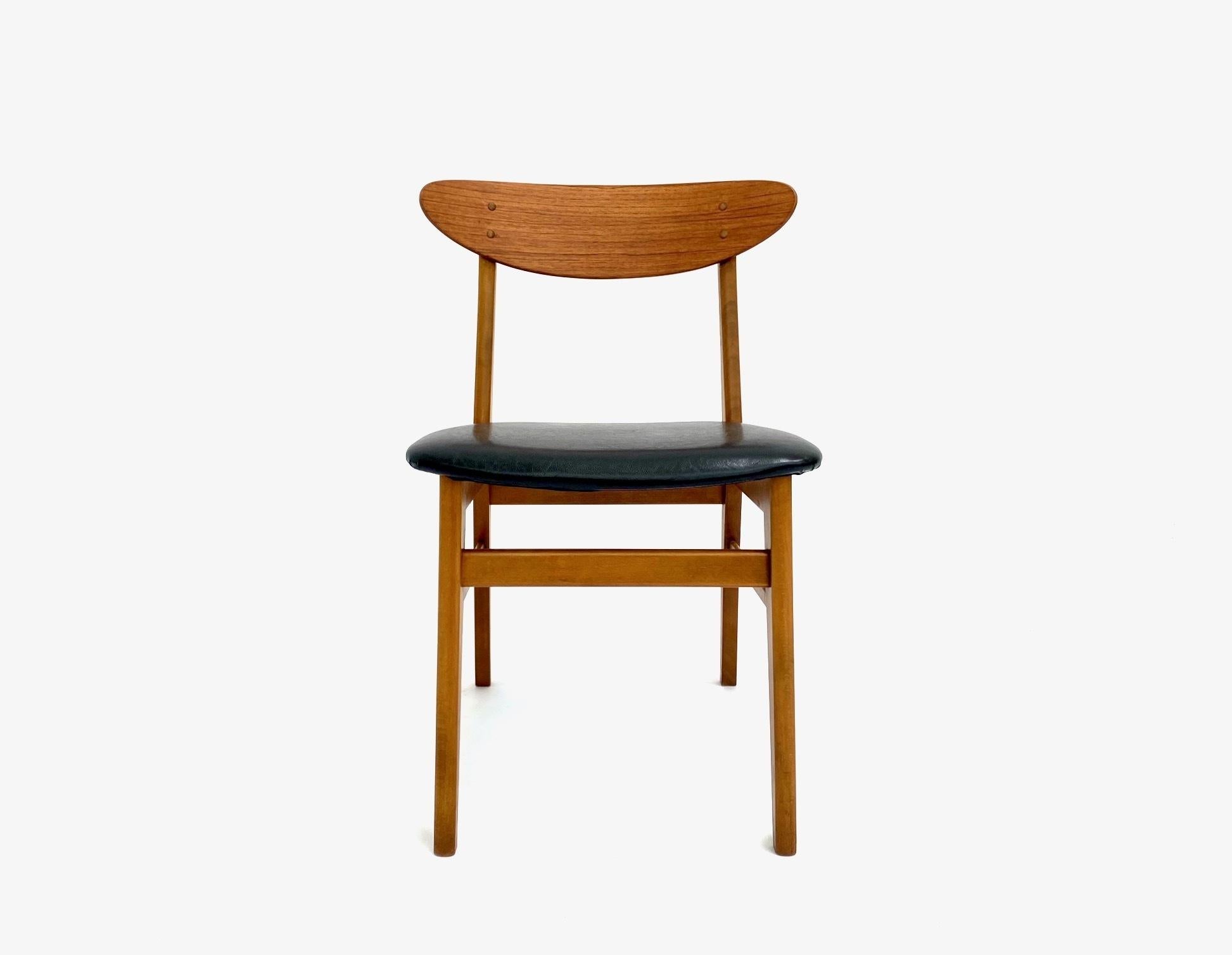 Mid-Century Modern Danish Farsrup Set Of 4 Model 210 Teak & Beech Black Vinyl Dining Chairs