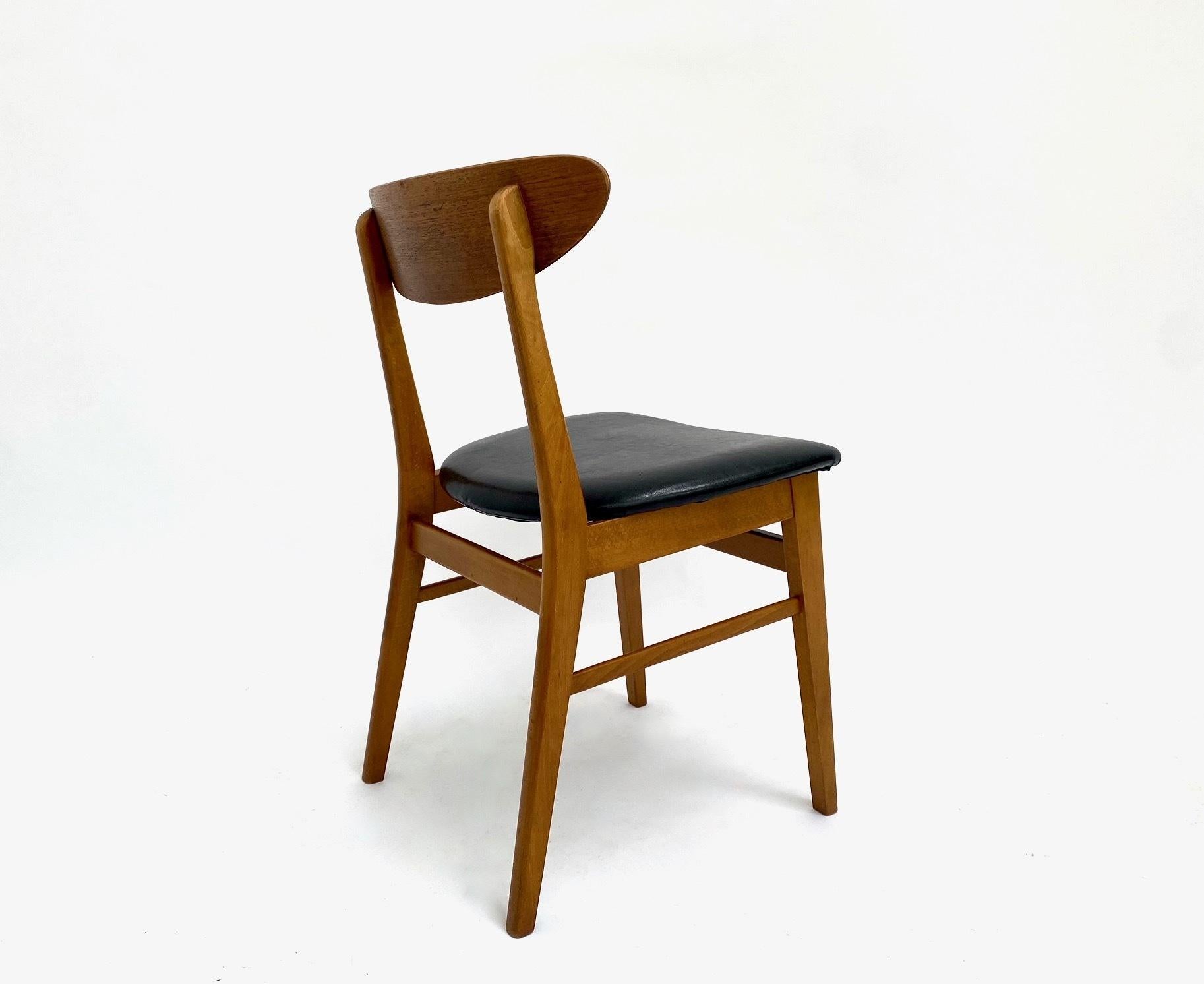 20th Century Danish Farsrup Set Of 4 Model 210 Teak & Beech Black Vinyl Dining Chairs