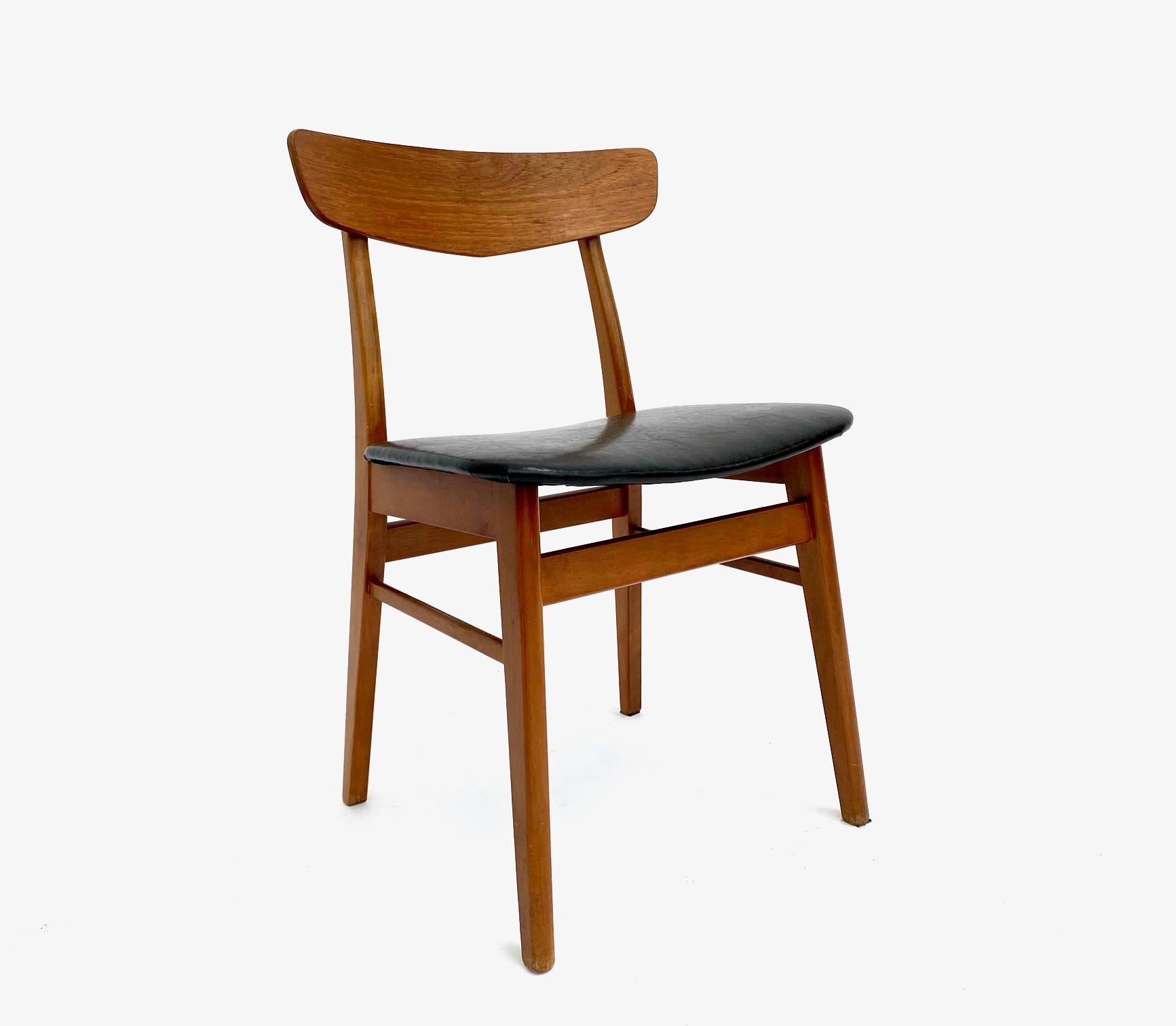 Ensemble de 4 chaises de salle à manger danoises Farstrup en teck et vinyle noir Mid Century en vente 2