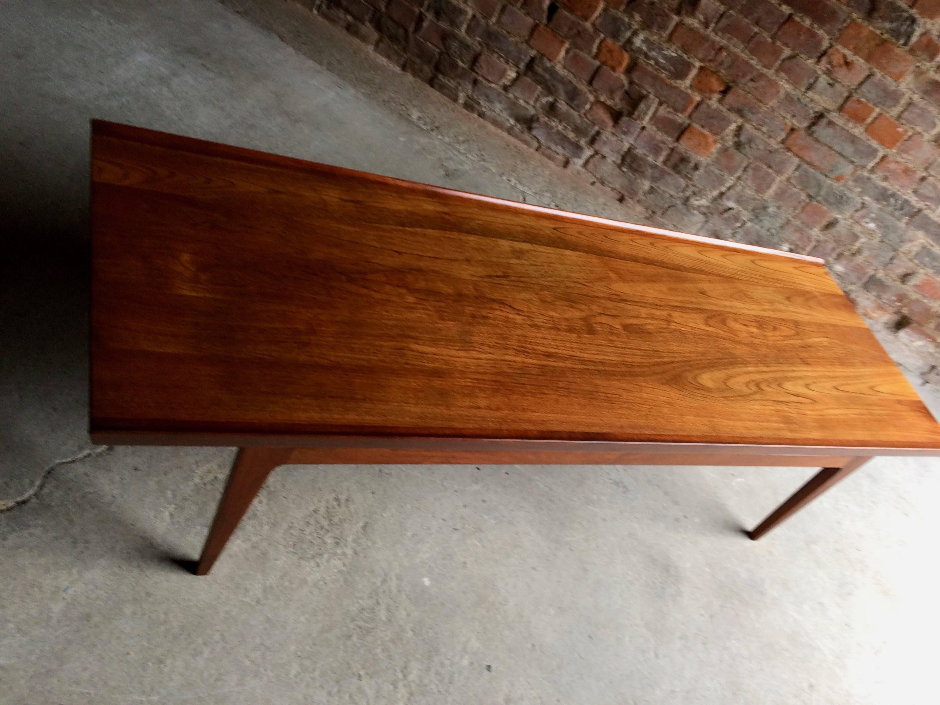 Mid-20th Century Danish Finn Juhl Coffee Table Teak Lounge Table by France & Son Model 532