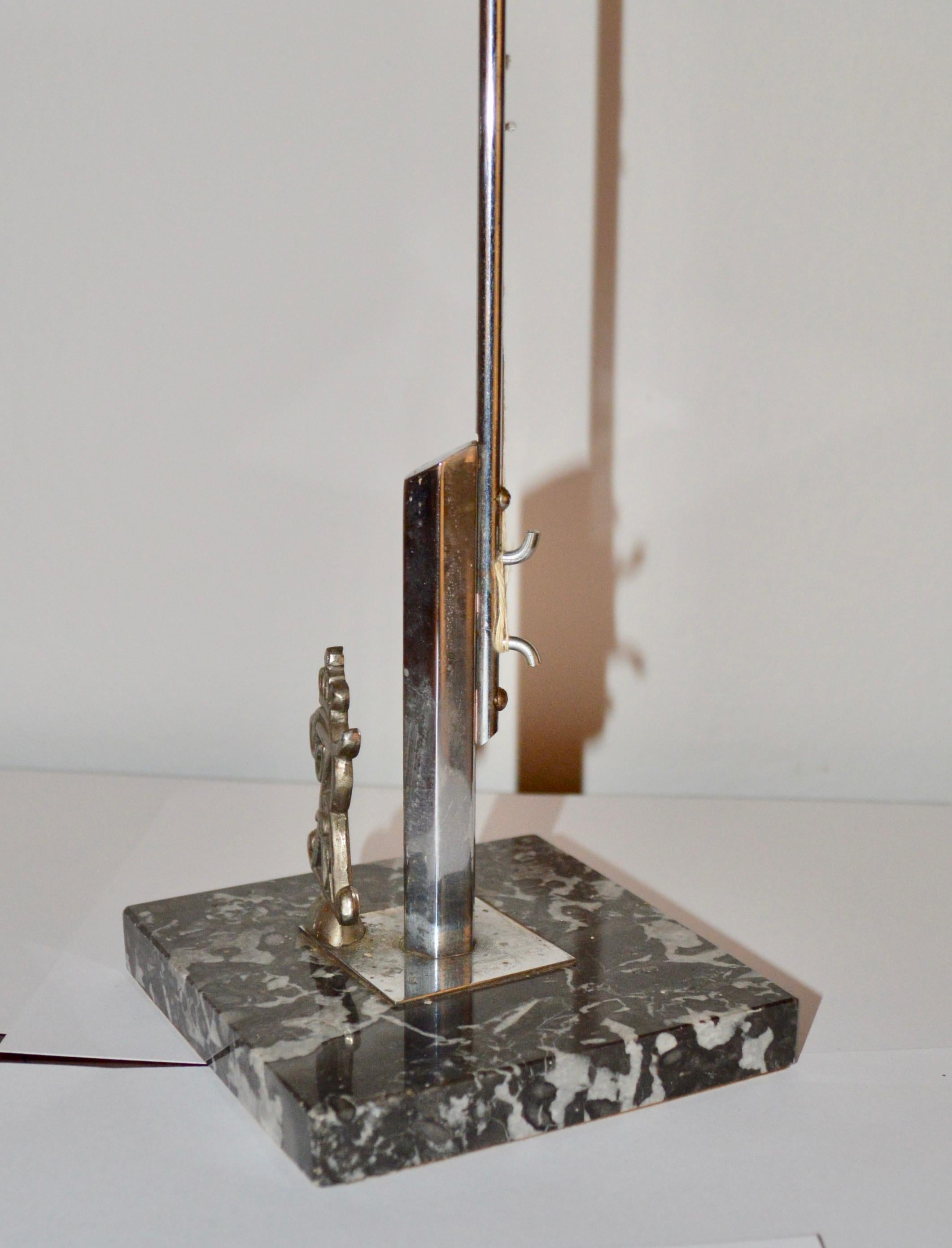 XX secolo Palo della bandiera danese su supporto in marmo con monogramma reale di re Frederik IX, 1947 in vendita