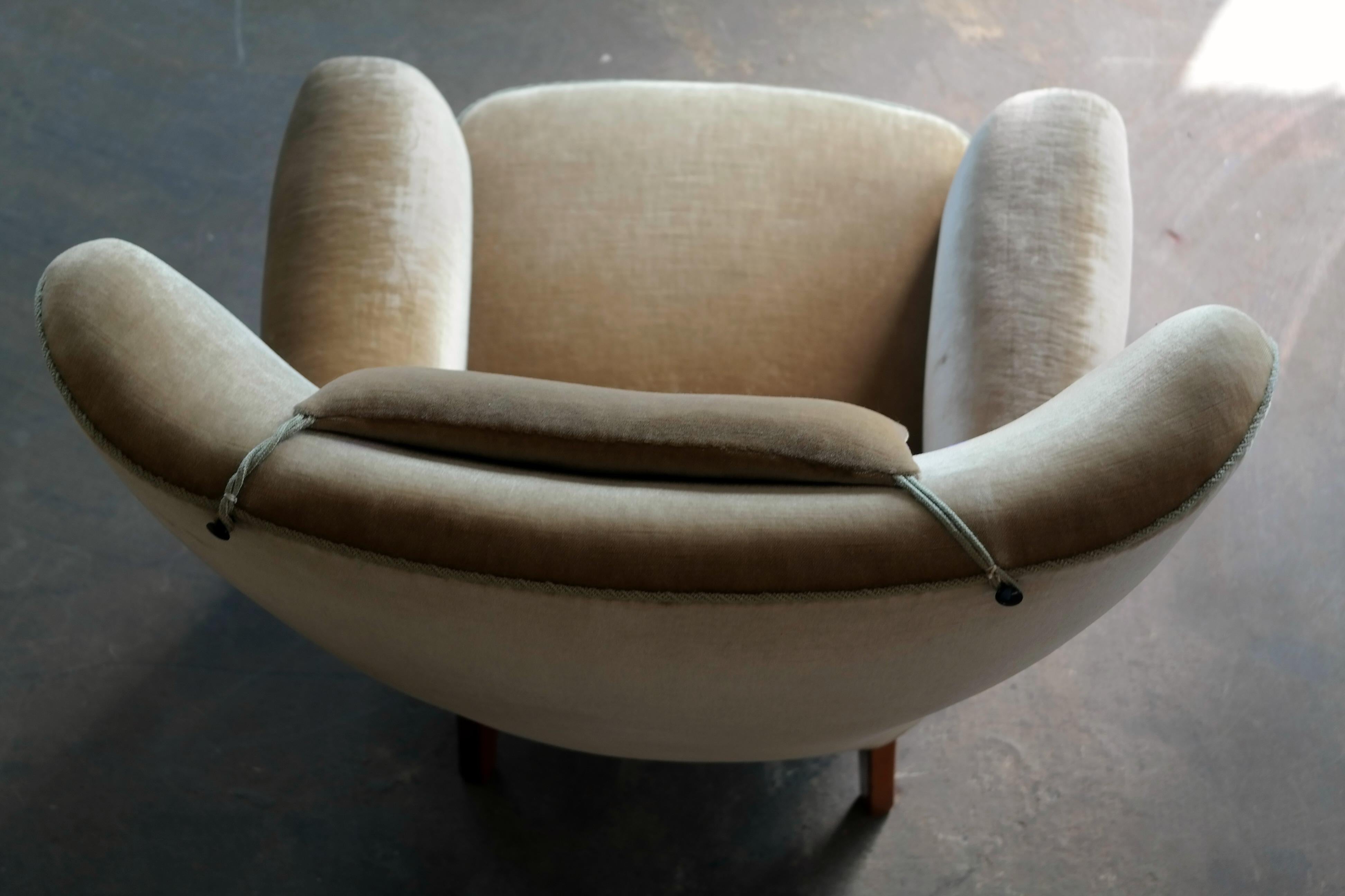 Dänischer Flemming Lassen oder Fritz Hansen Stil 1940er Jahre High Back Lounge Chair (Mohairwolle)
