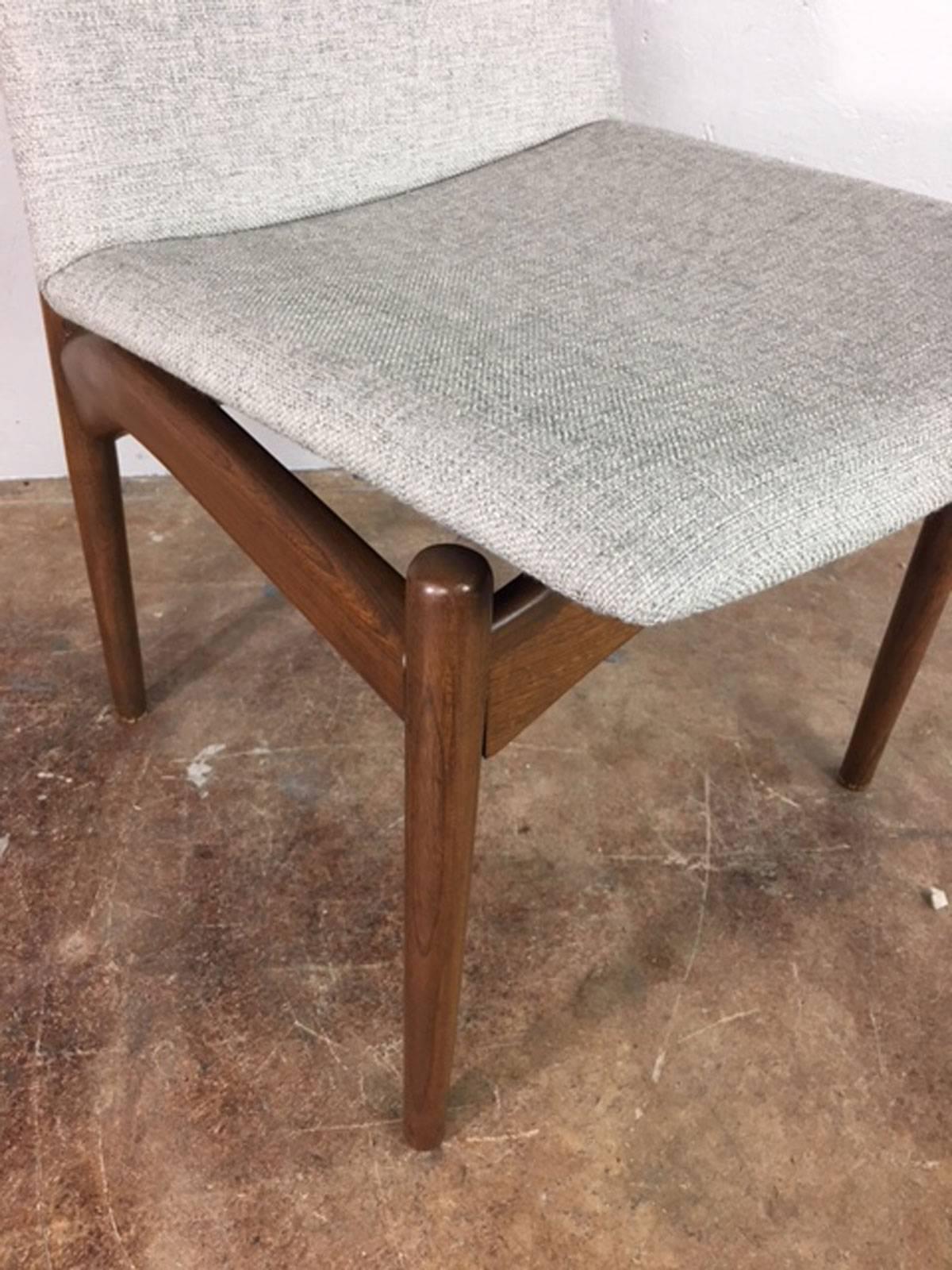 Danish Floating Dining Chairs in Walnut In Excellent Condition For Sale In Phoenix, AZ