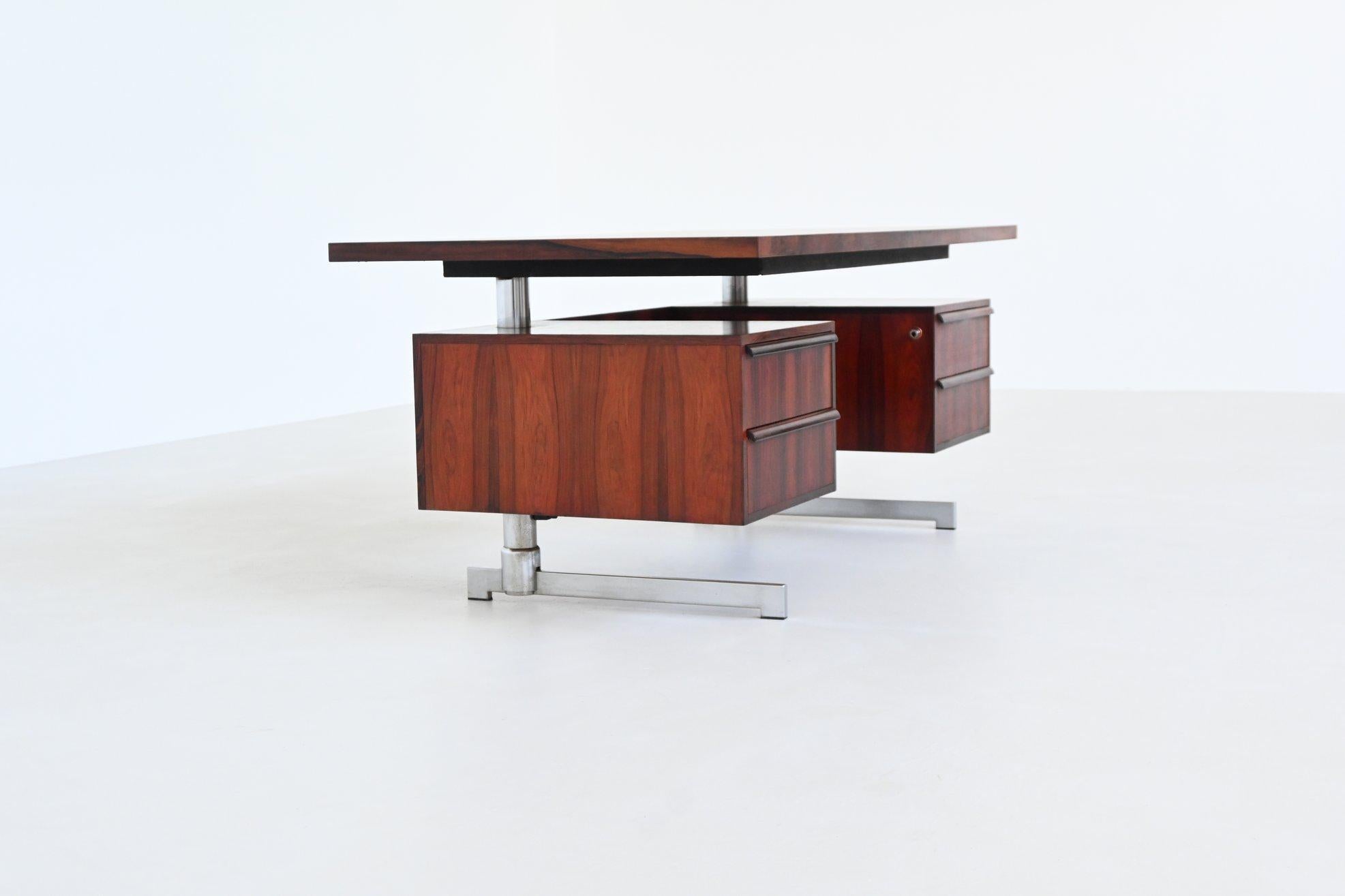 Scandinavo moderno Scrivania galleggiante danese in palissandro e cromo Danimarca 1960 in vendita