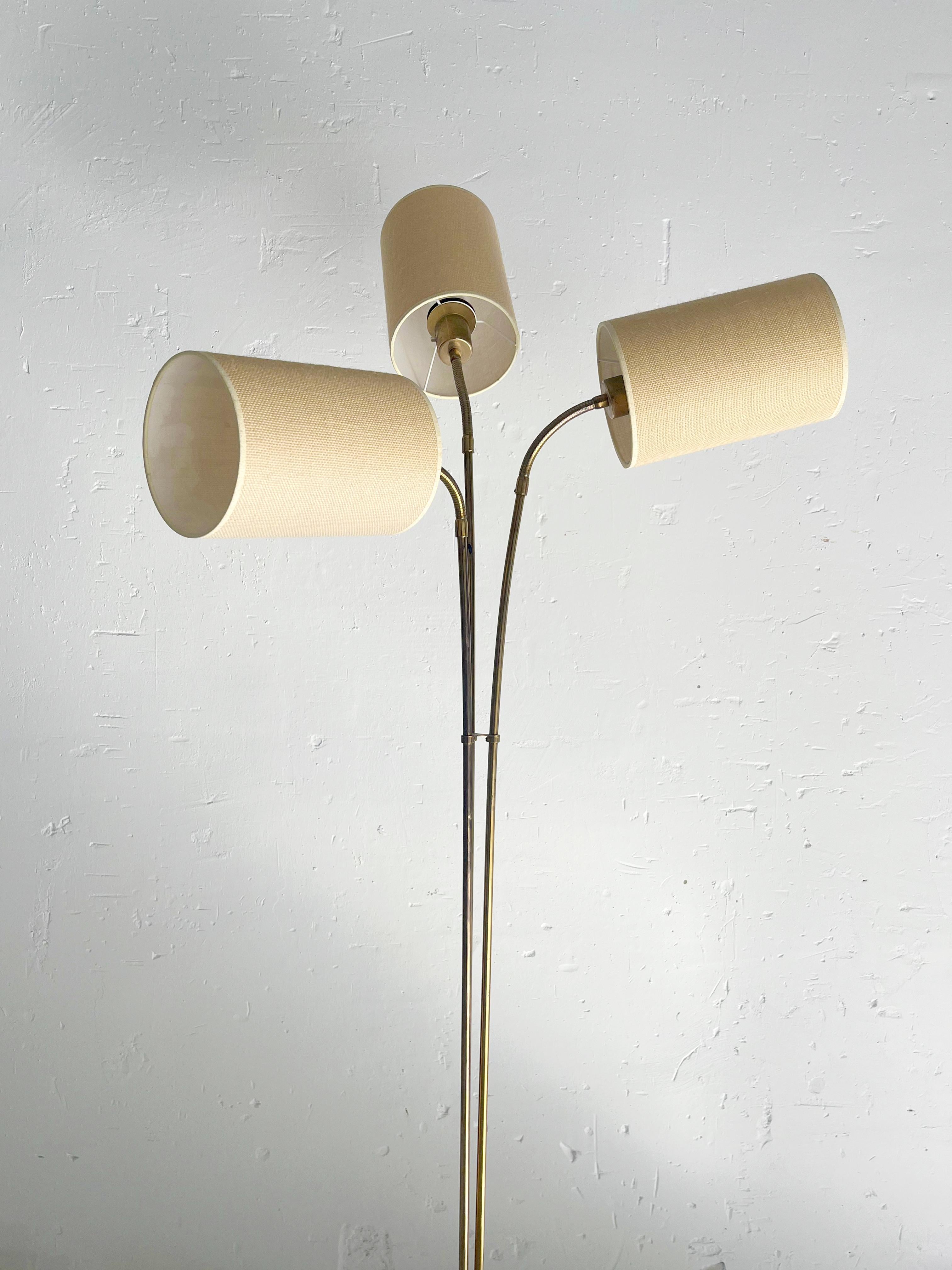 Danish floor lamp from the 70s - harmony, elegance and simplicity. For Sale 4