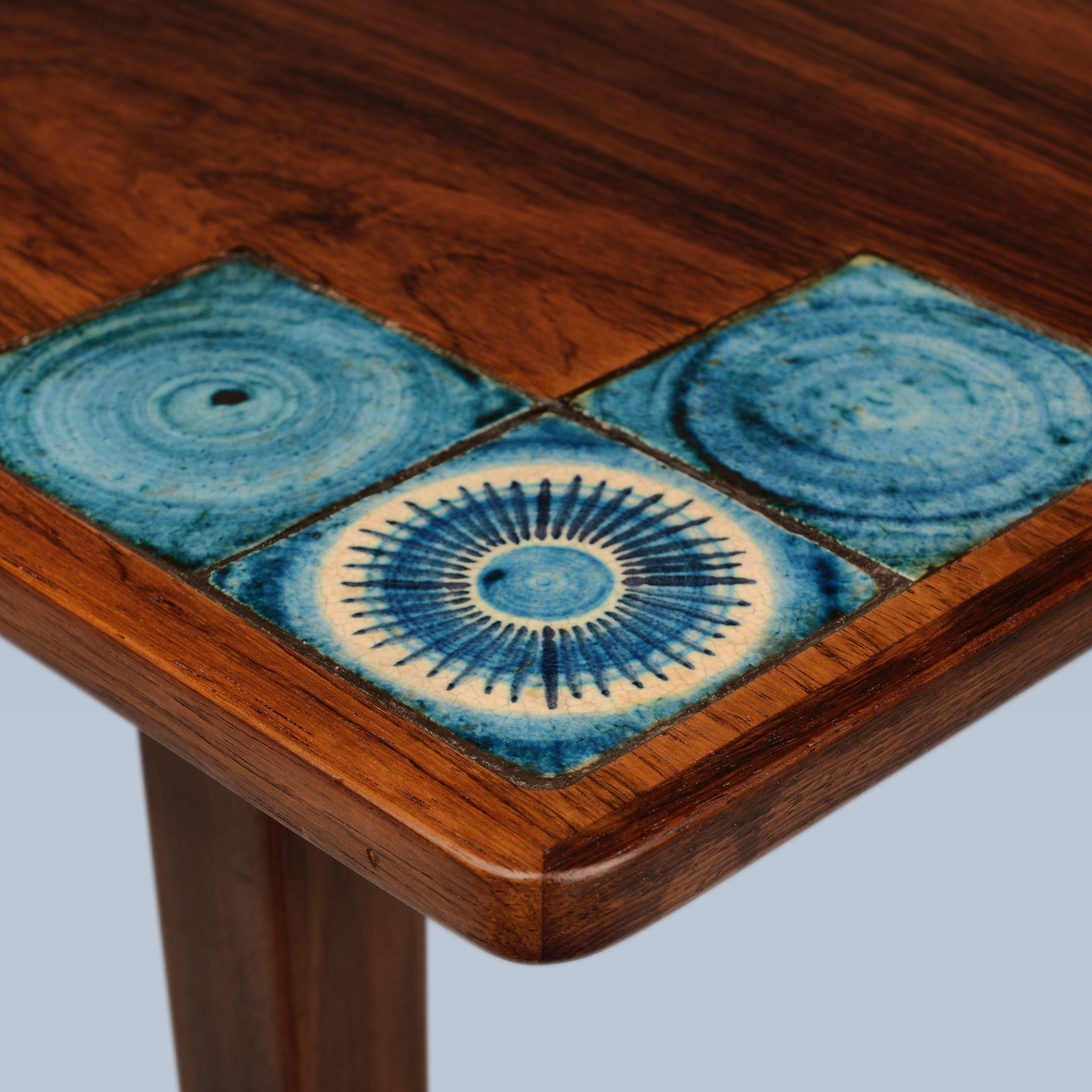 Danish foldable rosewood games card table with blue toned tiles For Sale 1