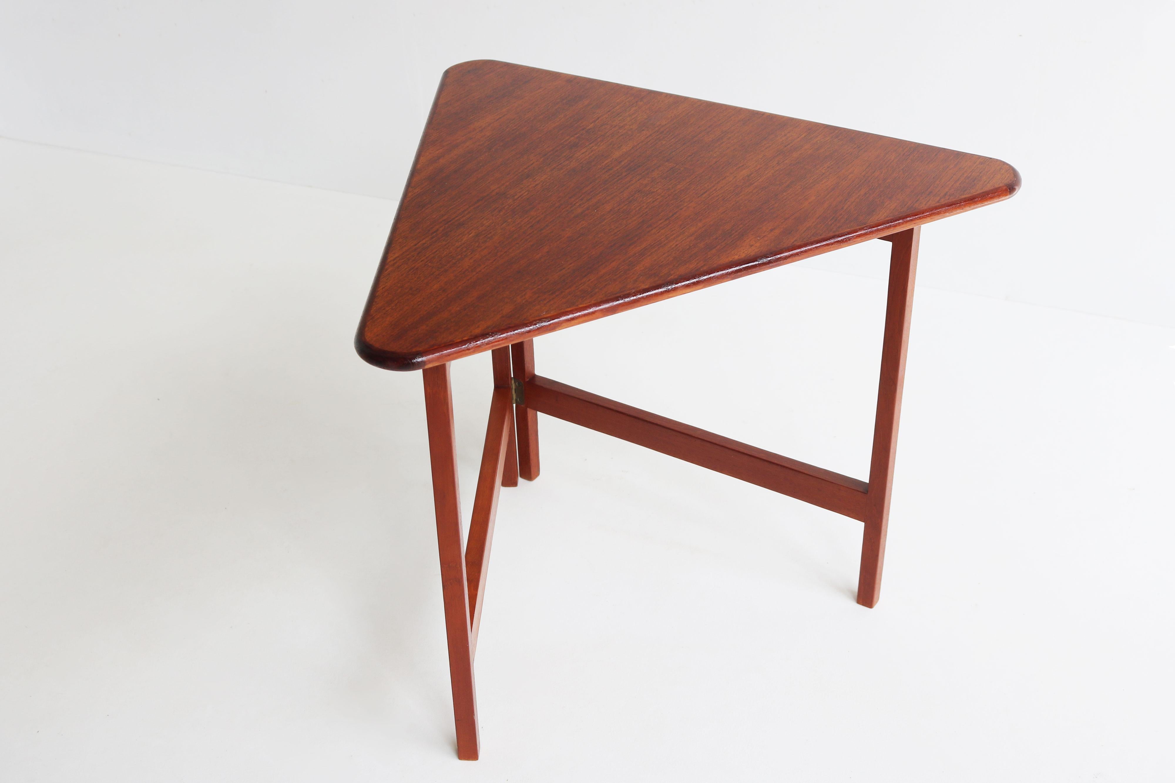Danish Foldable Side Table in teak Designed by Illum Wikkelsø for CFC Silkeborg For Sale 4