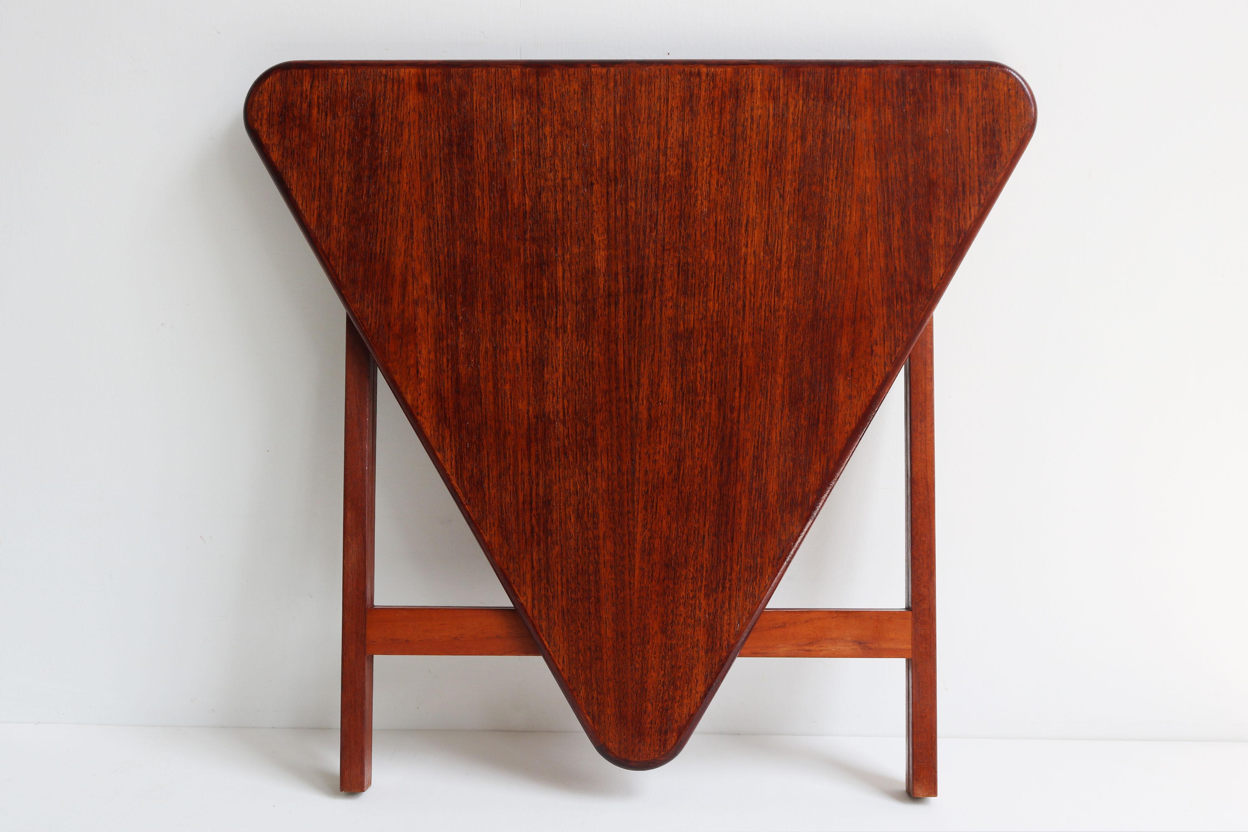 Danish Foldable Side Table in teak Designed by Illum Wikkelsø for CFC Silkeborg In Good Condition For Sale In Ijzendijke, NL