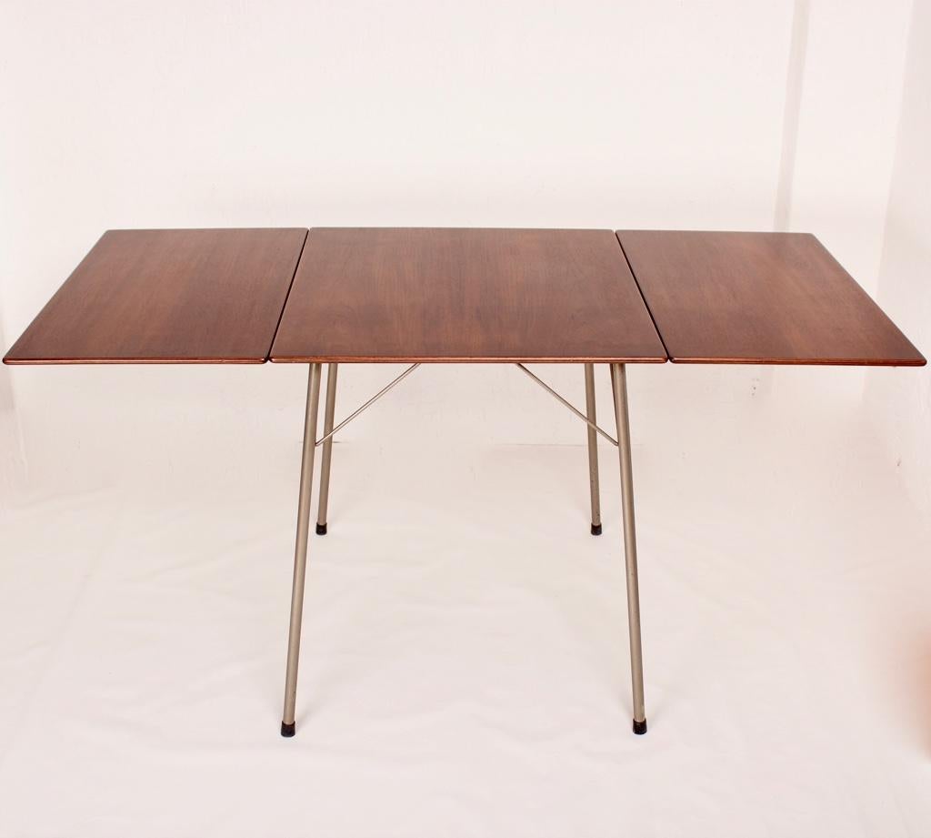 Scandinave moderne Table de salle à manger danoise pliante par Arne Jacobsen pour Fritz Hansen Modèle 3601, années 1950 en vente