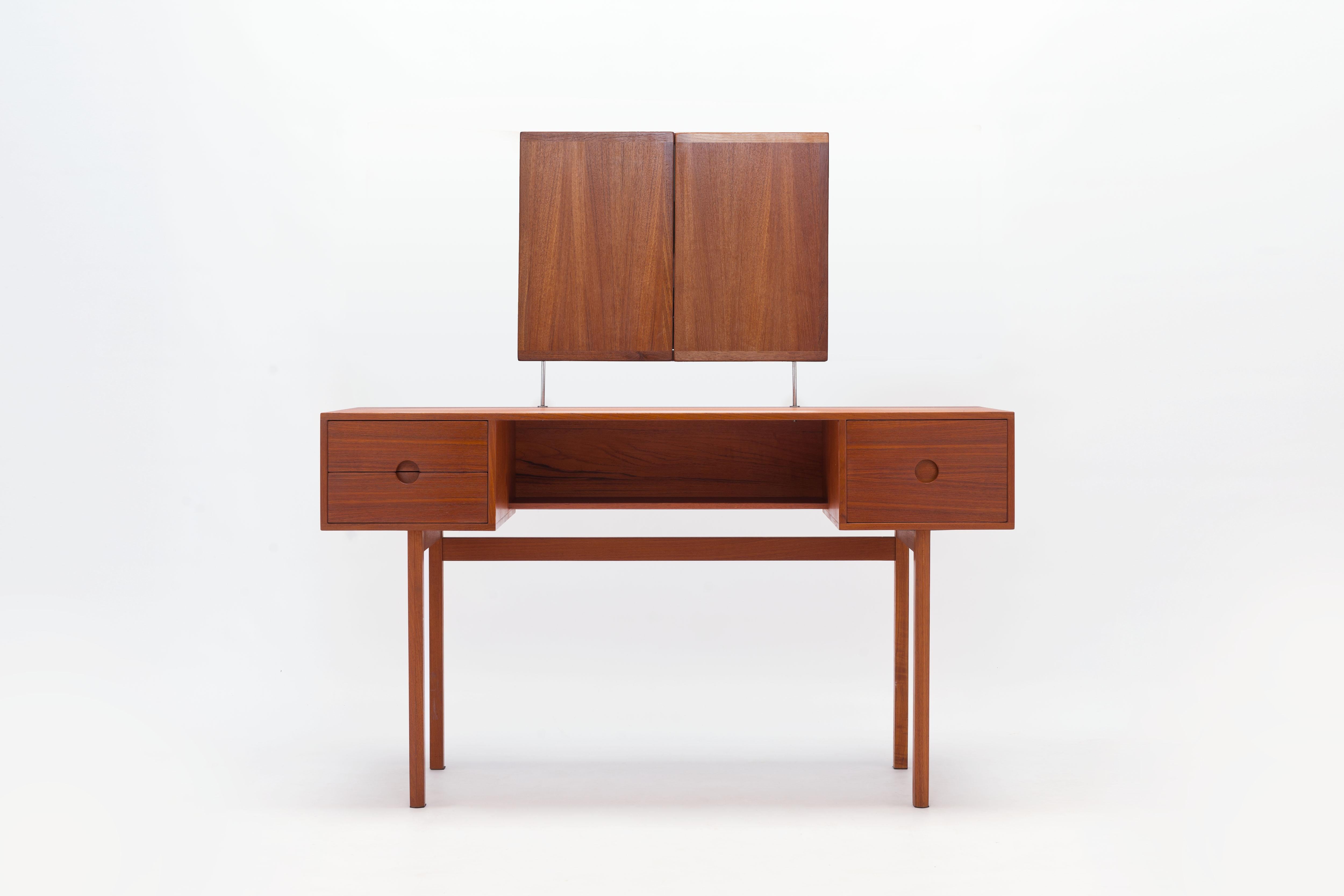 Danish Folding Mirror Vanity / Dressing Table by Kai Kristiansen, A. Kjersgaard In Good Condition In Utrecht, NL