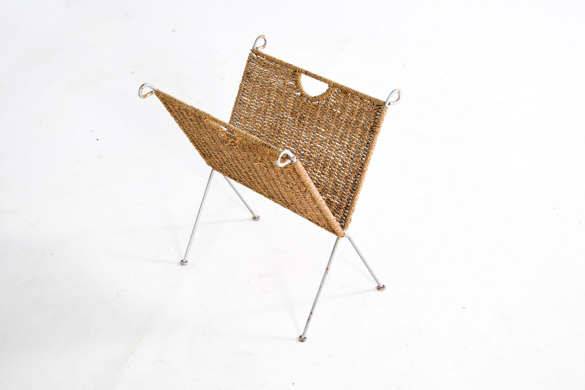 Danish Folding Paper and Metal Magazine Rack, 1960s  In Fair Condition For Sale In Lisboa, Lisboa