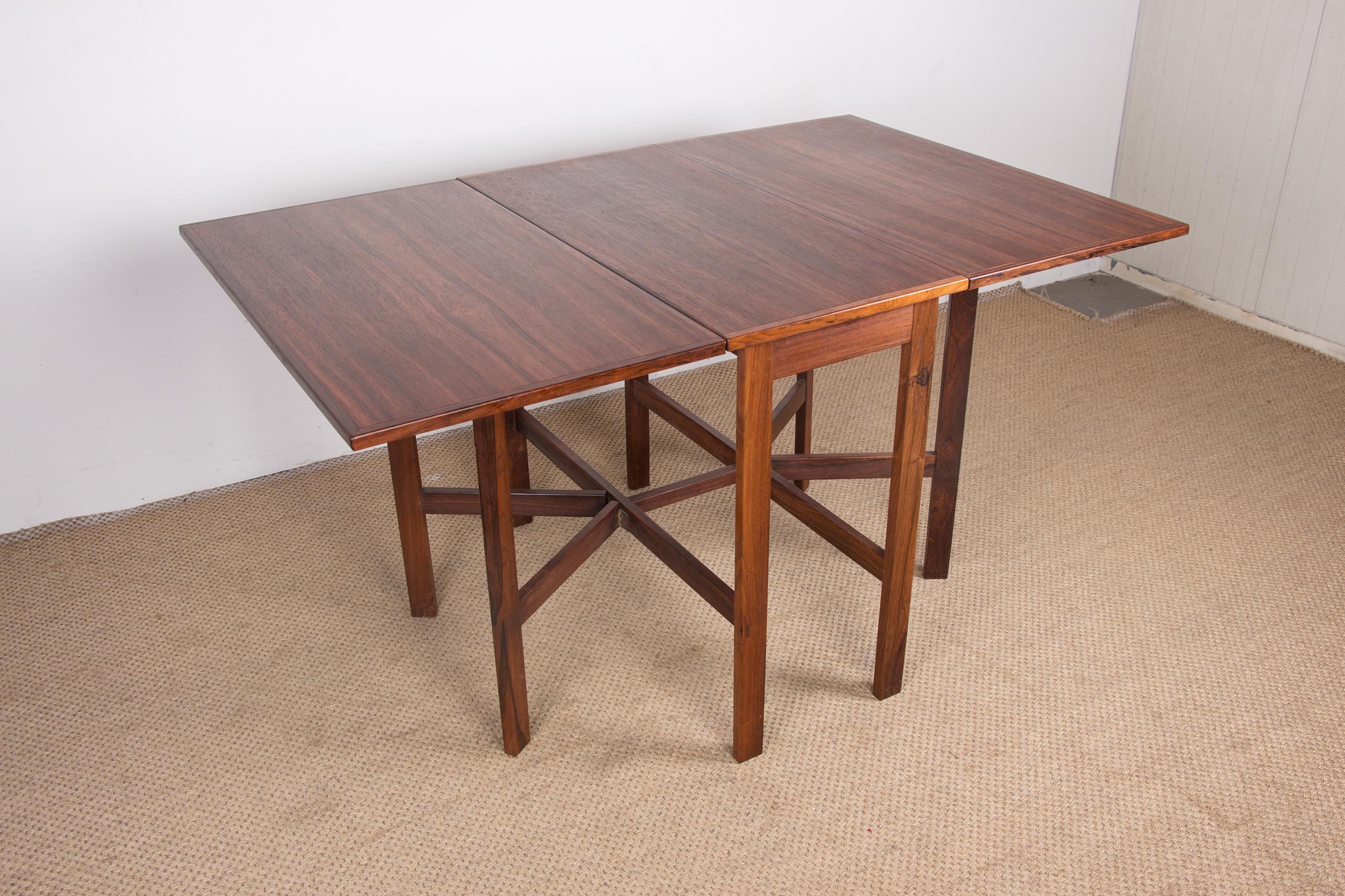 Danish Folding Table Extendable in Rosewood, with 2 Folding Extensions, 1960 For Sale 7