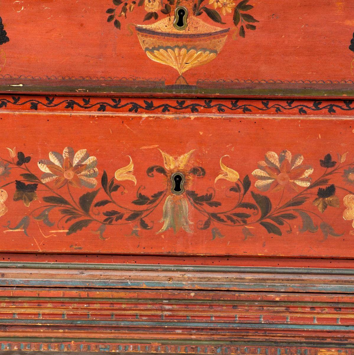 Peint à la main Commode d'art populaire danois avec peinture originale de Niels P. Dyhr en vente