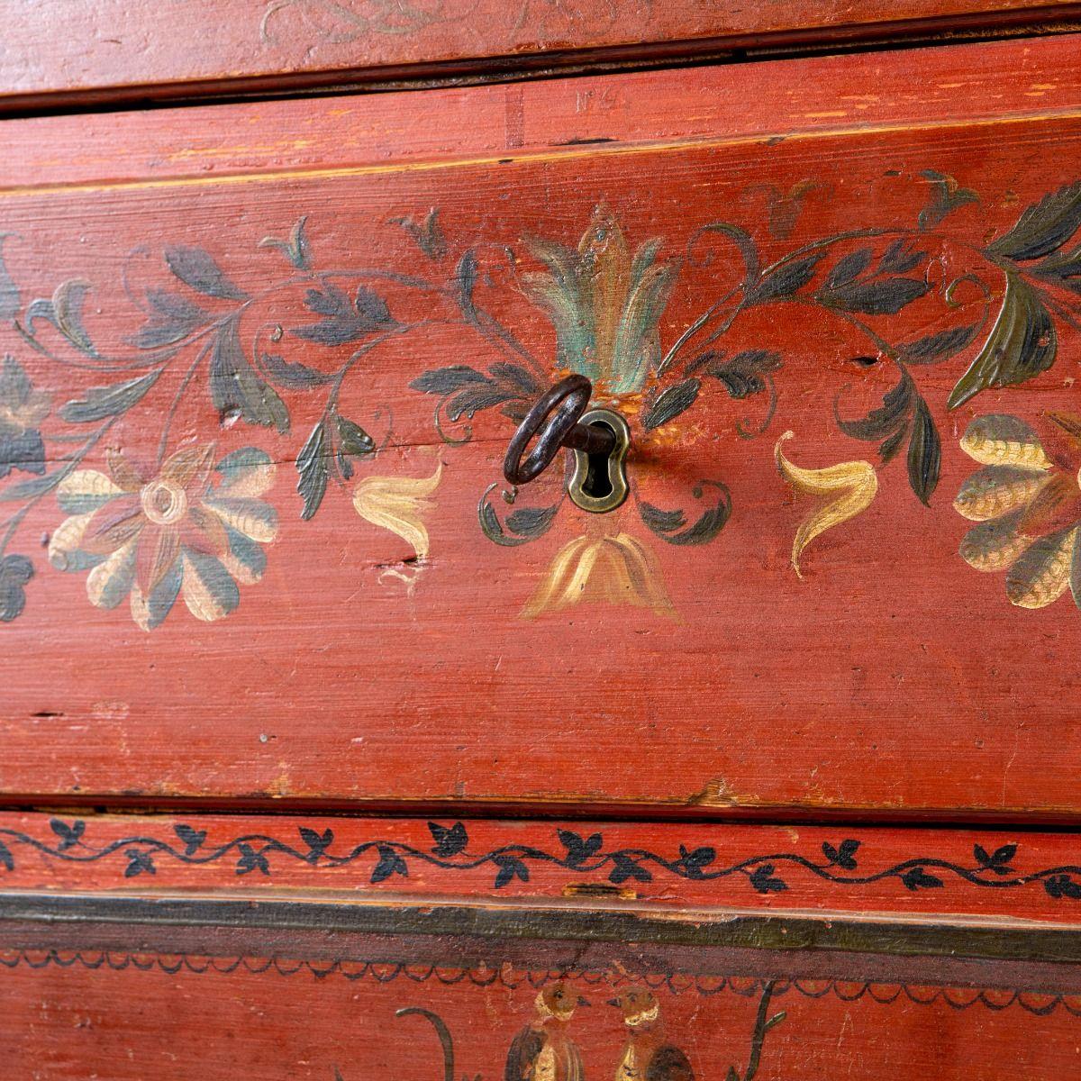 Commode d'art populaire danois avec peinture originale de Niels P. Dyhr Bon état - En vente à Kastrup, DK