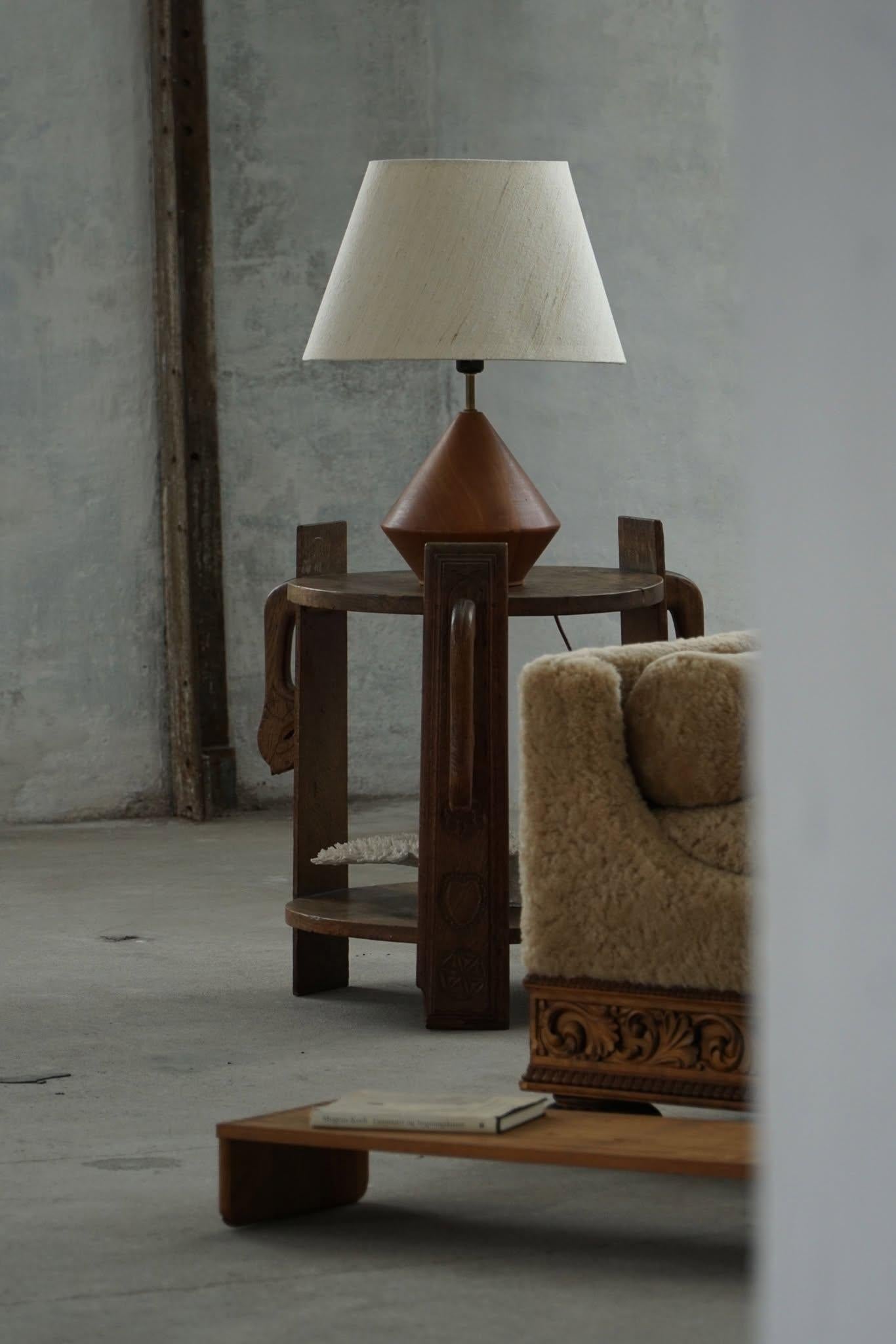 Danish Folk Art Side Table in Solid Oak, Wabi Sabi Style, Early 19th Century in vendita 1