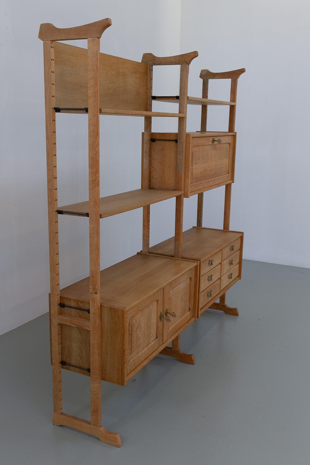 Freistehendes Bücherregal aus Eiche von Henning Kjærnulf für Nyrup Møbler, 1960er Jahre. (Moderne der Mitte des Jahrhunderts) im Angebot
