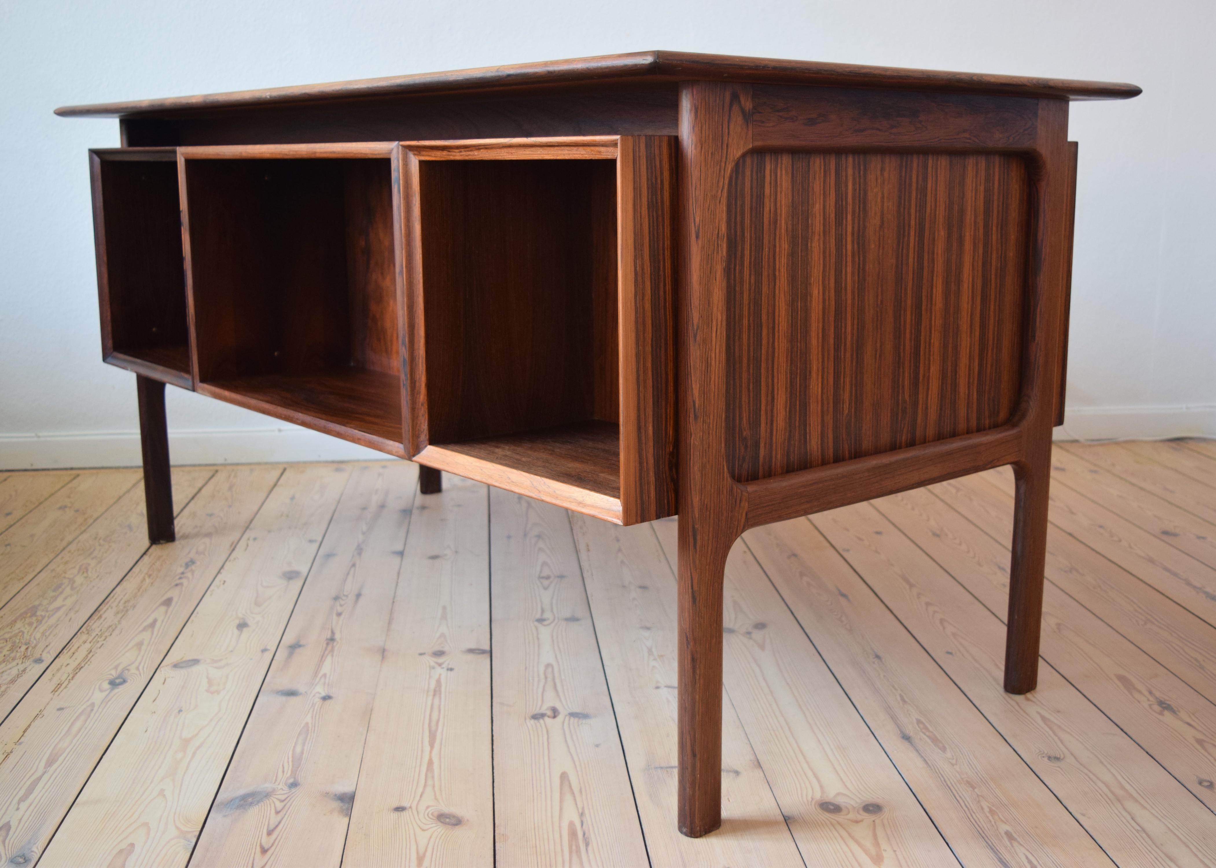Danish Freestanding Rosewood Desk by Arne Vodder 1
