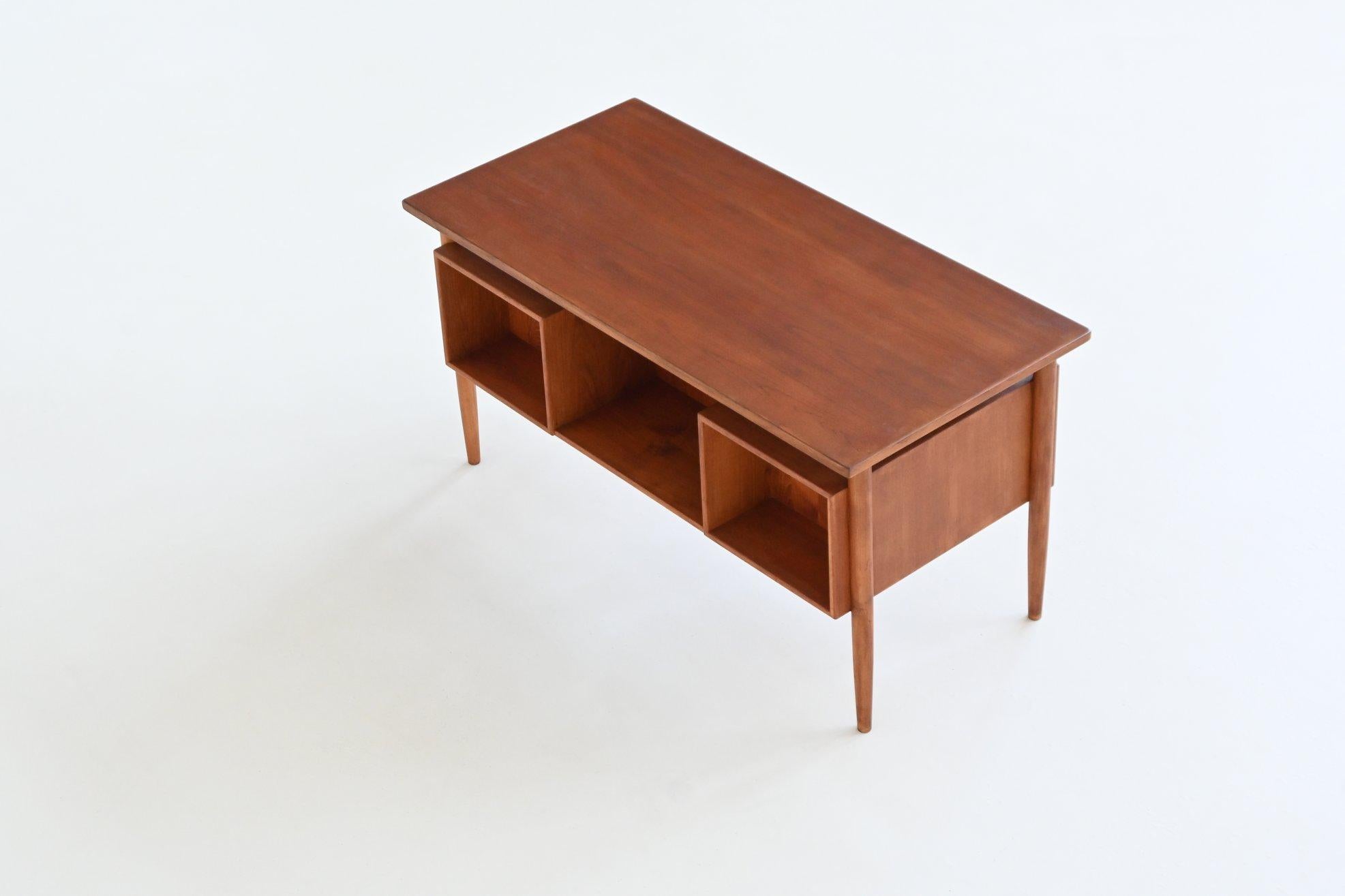 Danish freestanding symmetric desk in teak Denmark 1960 For Sale 6