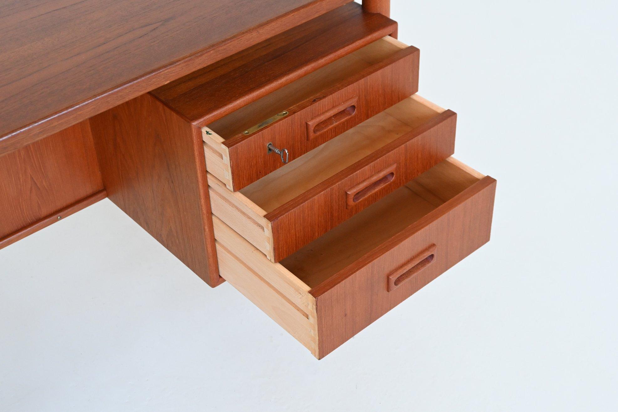 Danish freestanding symmetric desk in teak Denmark 1960 For Sale 3